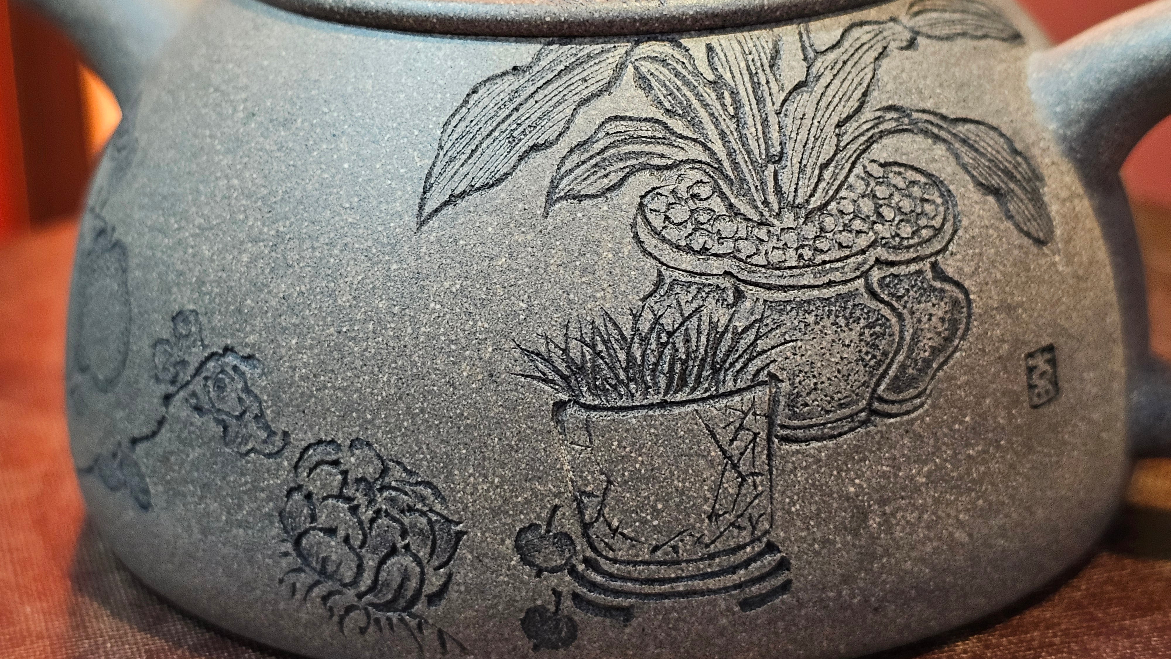 Ban Yue Hu《半月壶》~ "Half Moon Pot", 140.8ml, Qing Hui Duan 青灰段泥, by our Craftsman Zhang Huan 张欢, "Qing Gong Tu" 清供图 Engraving by Craftsman Nan Shan Lao Ren 南山老人 ~ Congratulations to Ms M.L.! 0831hrs 10th August 2025! Phoenix, AZ!