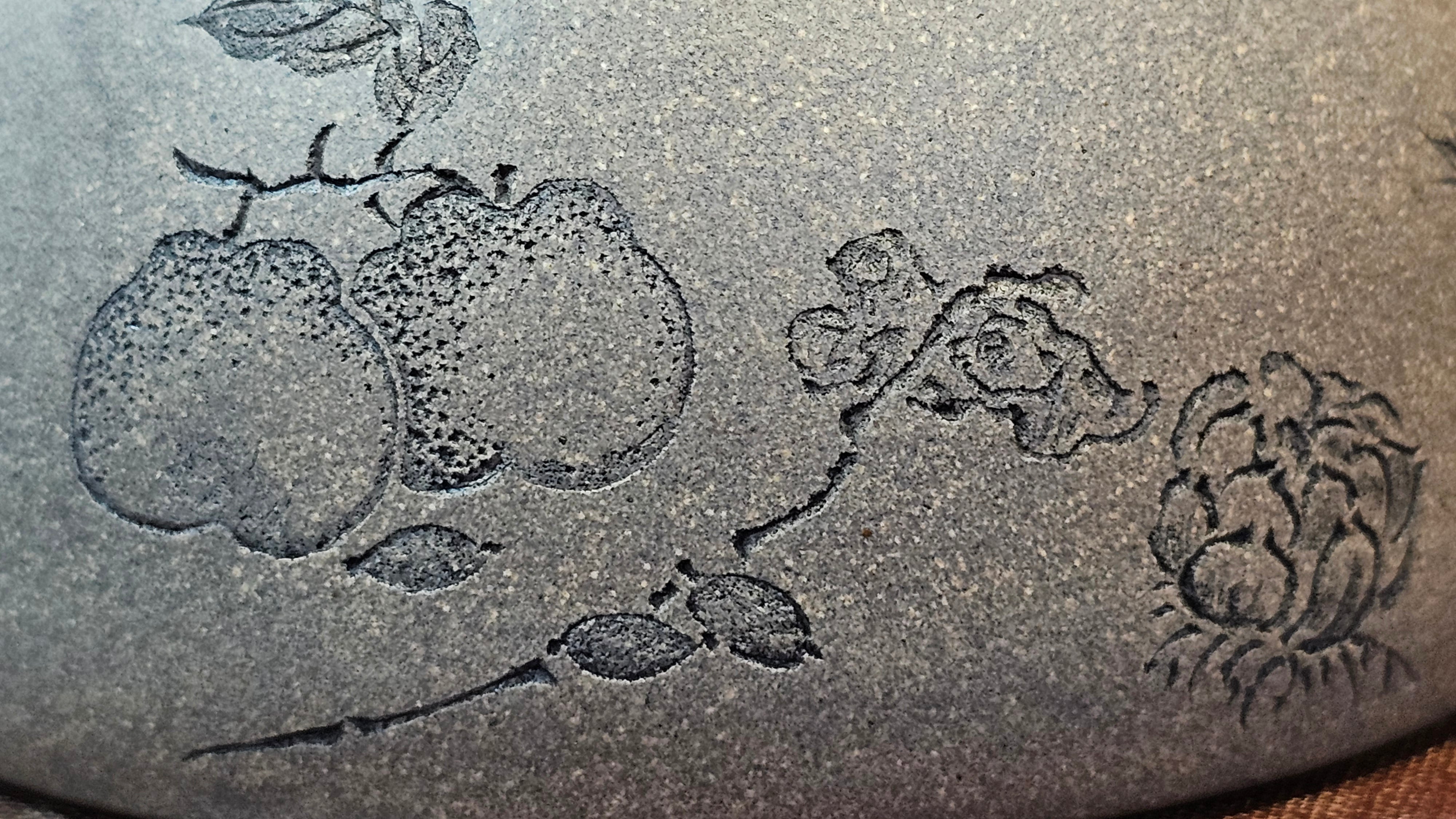 Ban Yue Hu《半月壶》~ "Half Moon Pot", 140.8ml, Qing Hui Duan 青灰段泥, by our Craftsman Zhang Huan 张欢, "Qing Gong Tu" 清供图 Engraving by Craftsman Nan Shan Lao Ren 南山老人 ~ Congratulations to Ms M.L.! 0831hrs 10th August 2025! Phoenix, AZ!