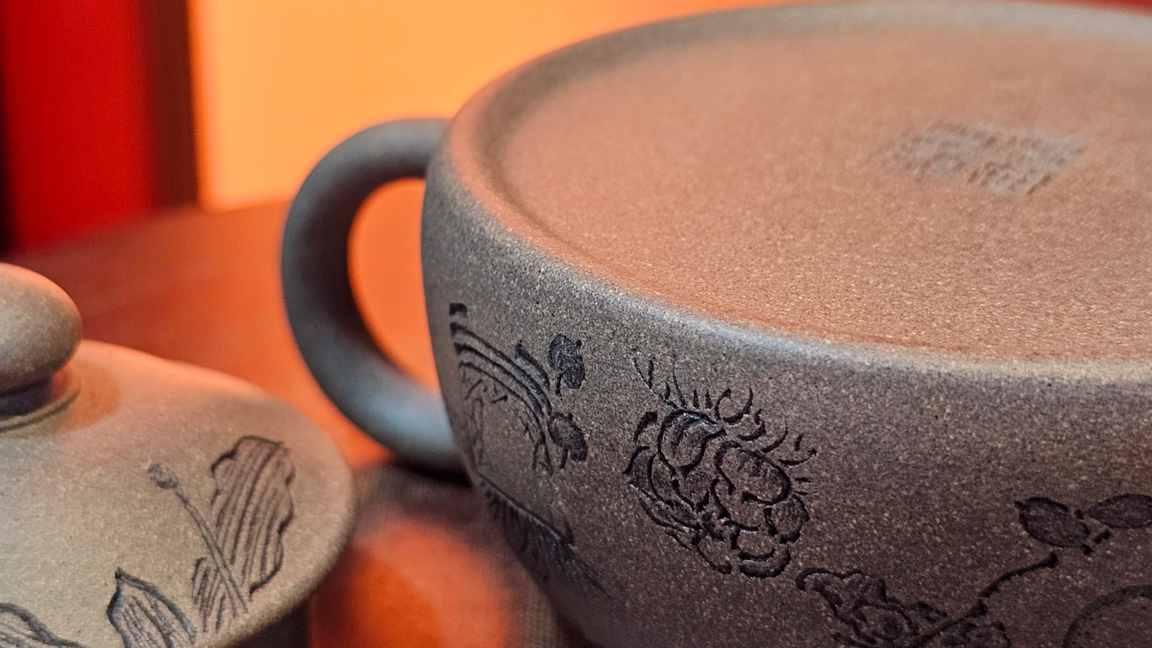 Ban Yue Hu《半月壶》~ "Half Moon Pot", 140.8ml, Qing Hui Duan 青灰段泥, by our Craftsman Zhang Huan 张欢, "Qing Gong Tu" 清供图 Engraving by Craftsman Nan Shan Lao Ren 南山老人 ~ Congratulations to Ms M.L.! 0831hrs 10th August 2025! Phoenix, AZ!