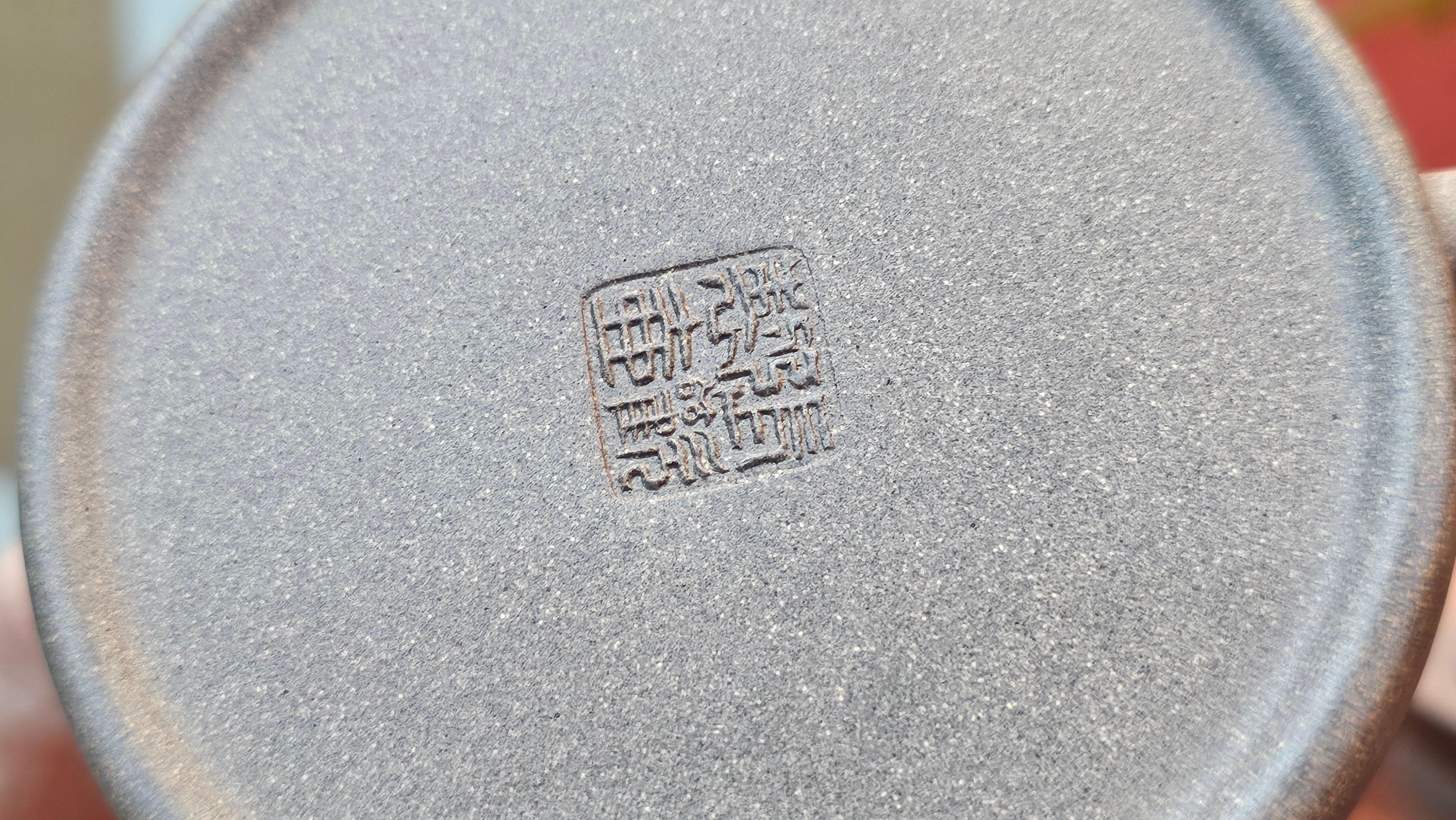 Ban Yue Hu《半月壶》~ "Half Moon Pot", 140.8ml, Qing Hui Duan 青灰段泥, by our Craftsman Zhang Huan 张欢, "Qing Gong Tu" 清供图 Engraving by Craftsman Nan Shan Lao Ren 南山老人 ~ Congratulations to Ms M.L.! 0831hrs 10th August 2025! Phoenix, AZ!