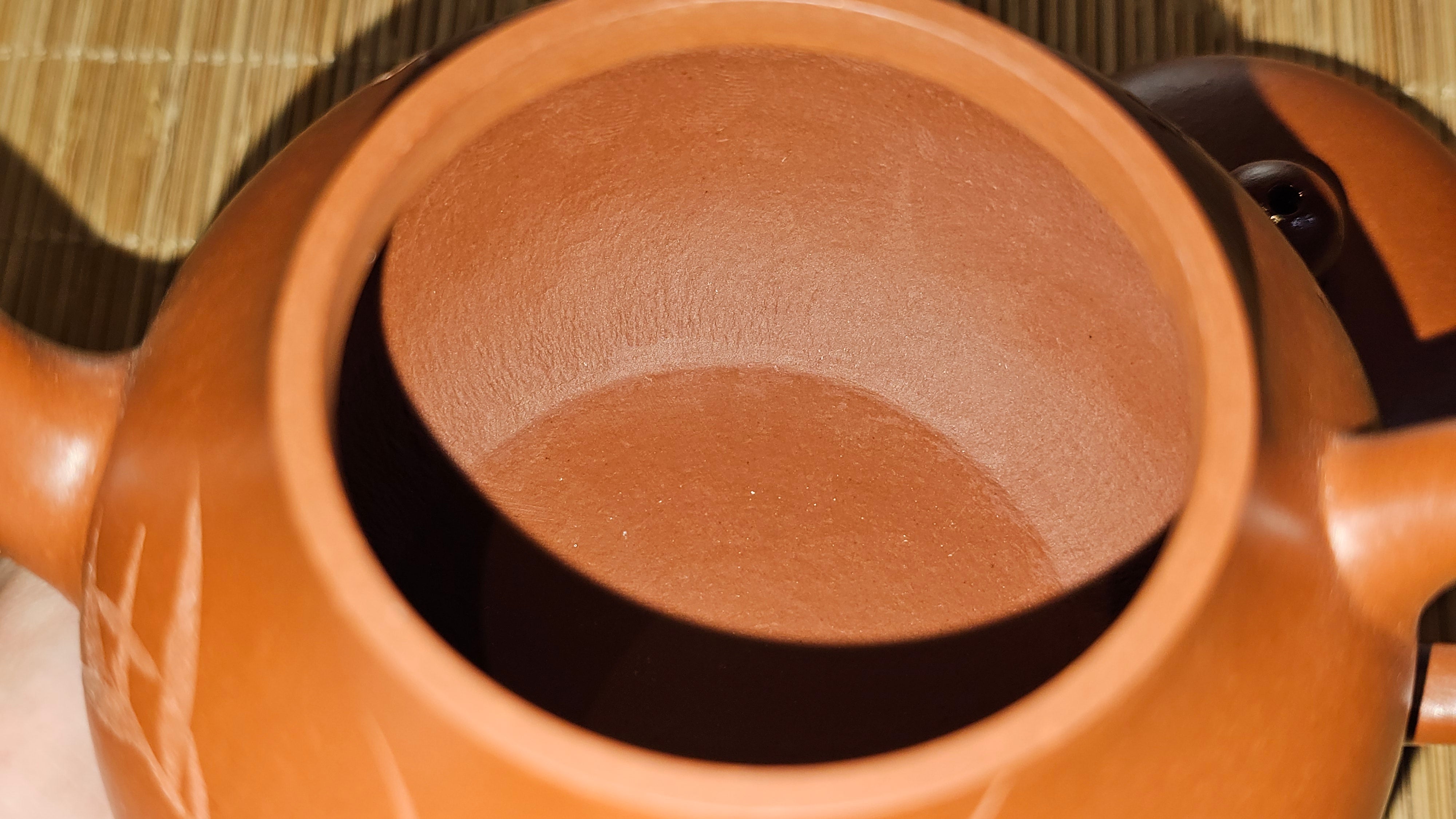 Li Xing 梨形, 169.3ml, Xiao Mei Yao Zhu Ni 小煤窑朱泥 by our Collaborative Craftsman Zhai Yi Yao 翟一耀, 梅花刻绘, Engraving of Bamboo and Calligraphy, by Craftsman Yi De Shu 一德书 ~ Congratulations to!Tea Sommr A.M., 1238hrs 16th August 2025, Padua! Italy🇮🇹!