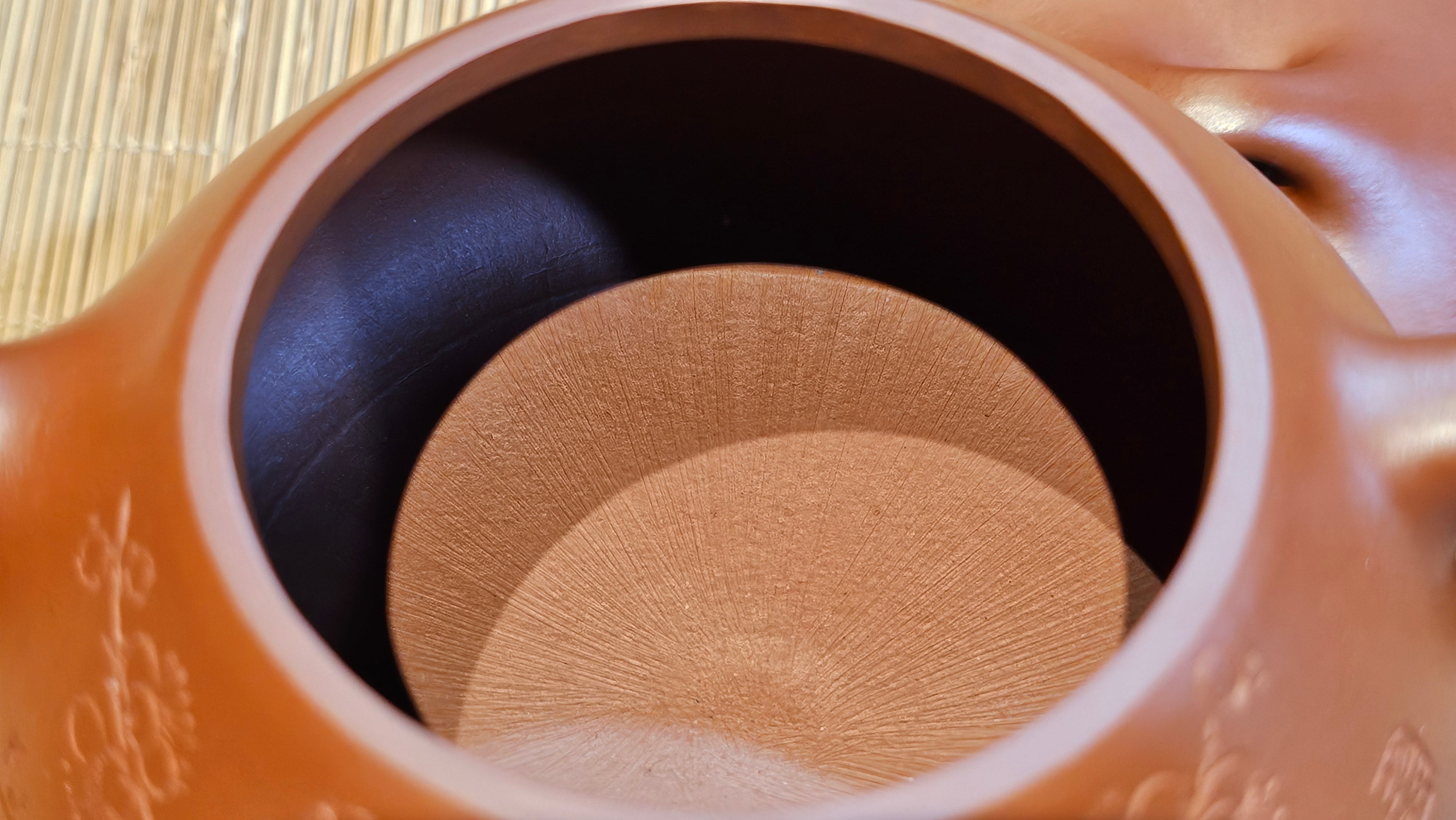 Jing Zhou Shi Piao 景舟石瓢, 276.3ml, Xiao Mei Yao Zhu Ni 小煤窑朱泥, by Craftsman Wang Xing 王兴; "暗香疏影" and Plum Blossoms Engraving by Craftsman Yi De Shu 一德书 ~!Congratulations to Prof A.G.! 0833hrs 10th August 2025! Long Beach, CA!