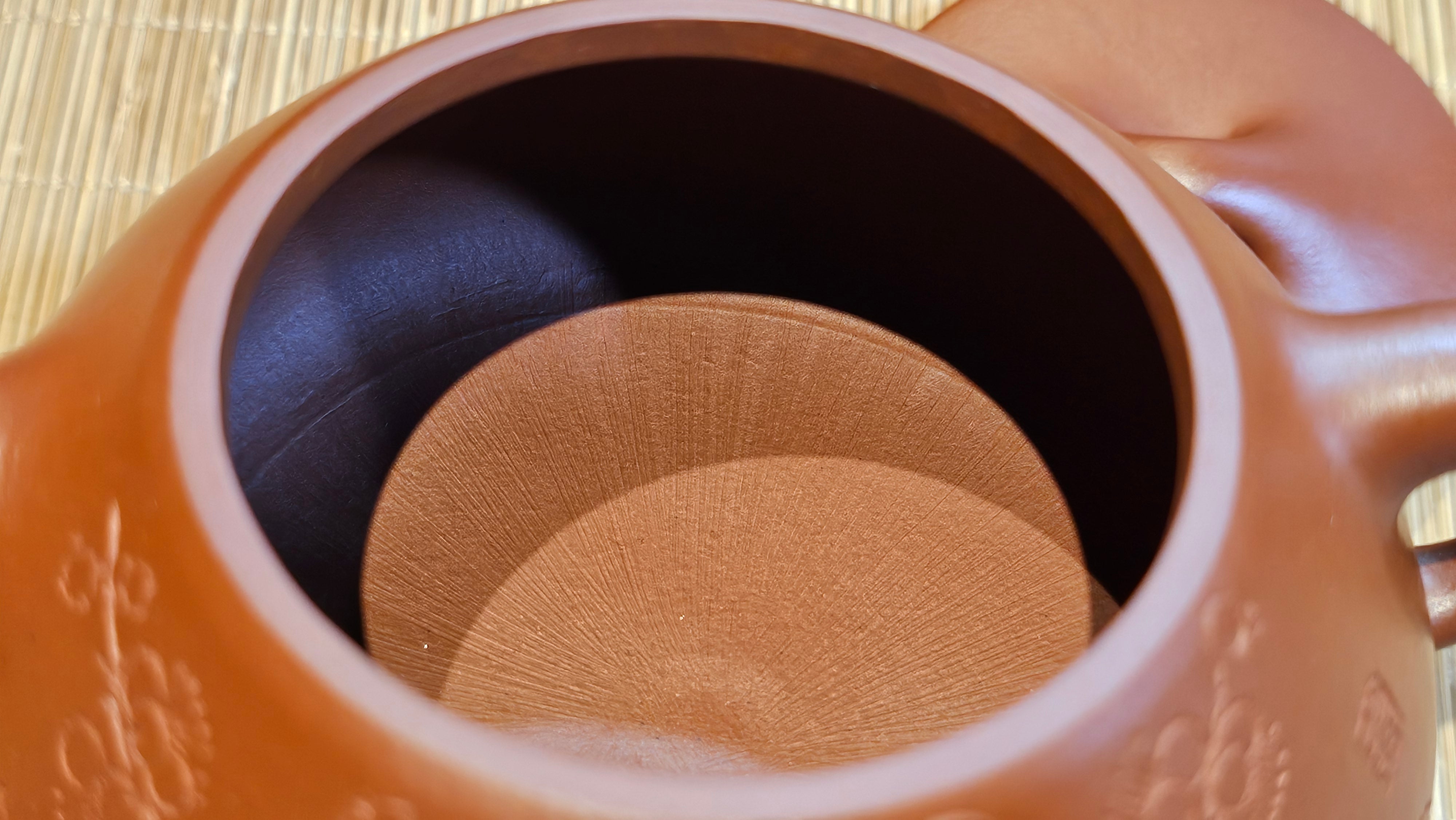 Jing Zhou Shi Piao 景舟石瓢, 276.3ml, Xiao Mei Yao Zhu Ni 小煤窑朱泥, by Craftsman Wang Xing 王兴; "暗香疏影" and Plum Blossoms Engraving by Craftsman Yi De Shu 一德书 ~!Congratulations to Prof A.G.! 0833hrs 10th August 2025! Long Beach, CA!