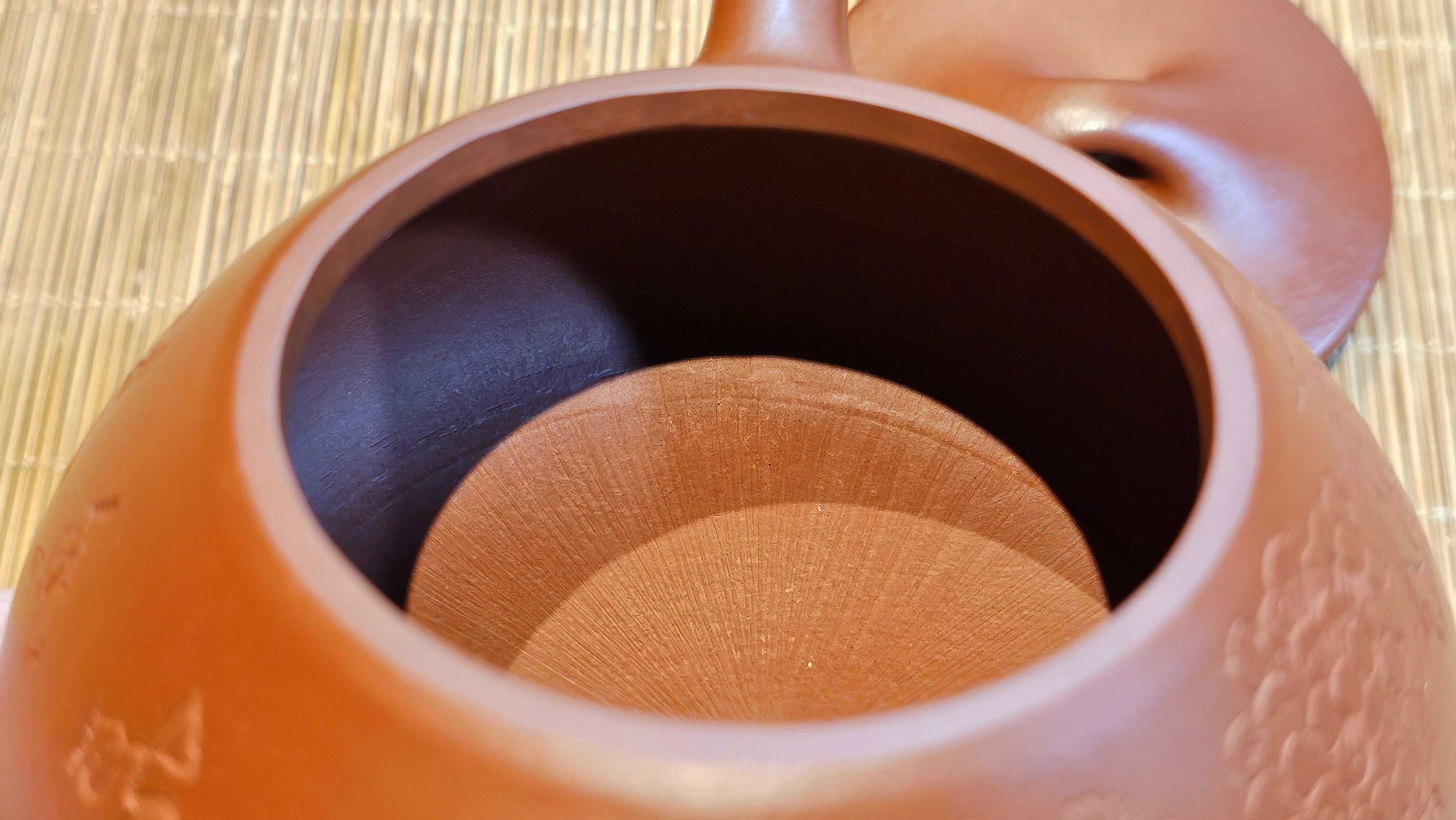 Jing Zhou Shi Piao 景舟石瓢, 276.3ml, Xiao Mei Yao Zhu Ni 小煤窑朱泥, by Craftsman Wang Xing 王兴; "暗香疏影" and Plum Blossoms Engraving by Craftsman Yi De Shu 一德书 ~!Congratulations to Prof A.G.! 0833hrs 10th August 2025! Long Beach, CA!