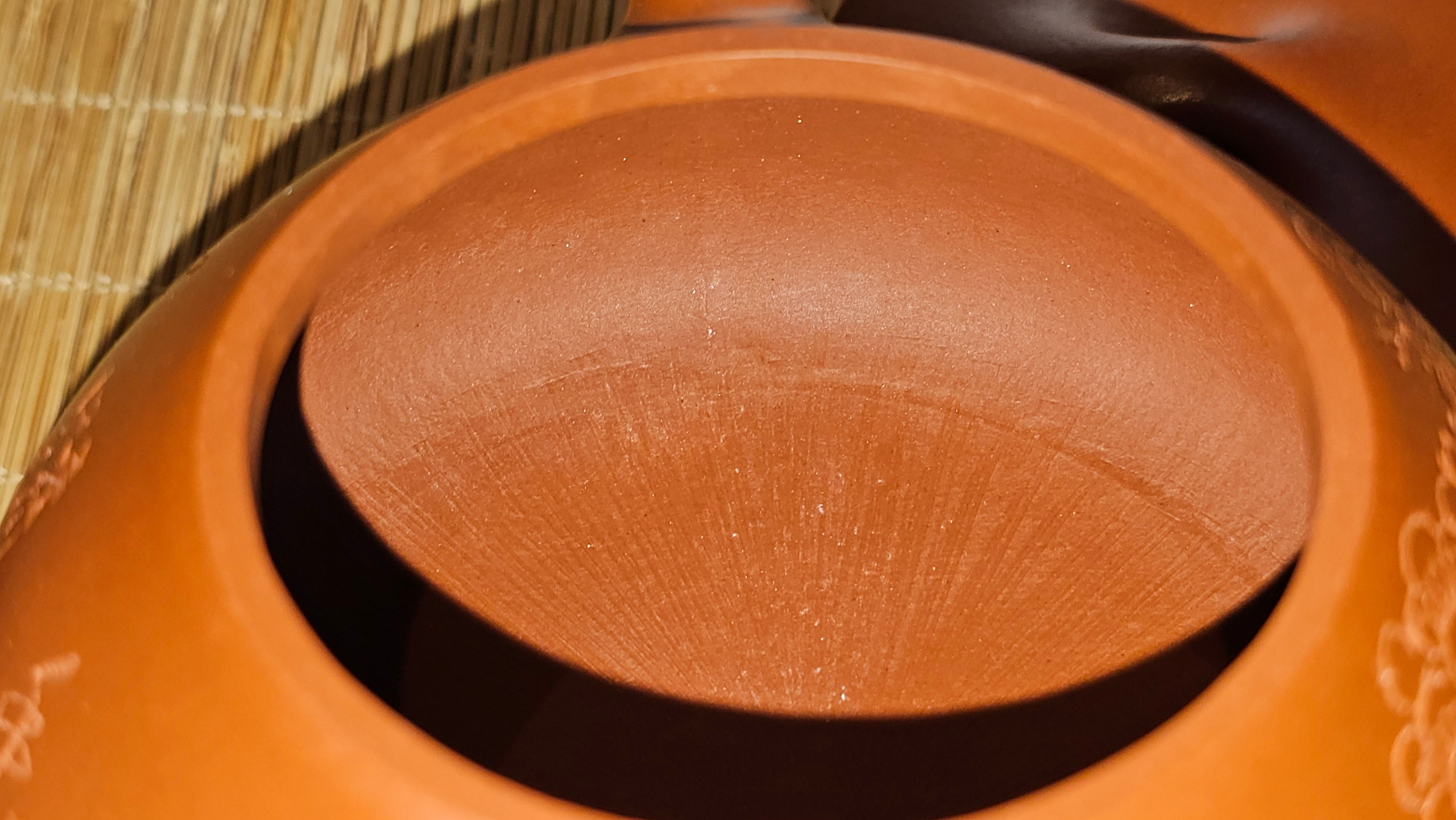 Jing Zhou Shi Piao 景舟石瓢, 276.3ml, Xiao Mei Yao Zhu Ni 小煤窑朱泥, by Craftsman Wang Xing 王兴; "暗香疏影" and Plum Blossoms Engraving by Craftsman Yi De Shu 一德书 ~!Congratulations to Prof A.G.! 0833hrs 10th August 2025! Long Beach, CA!