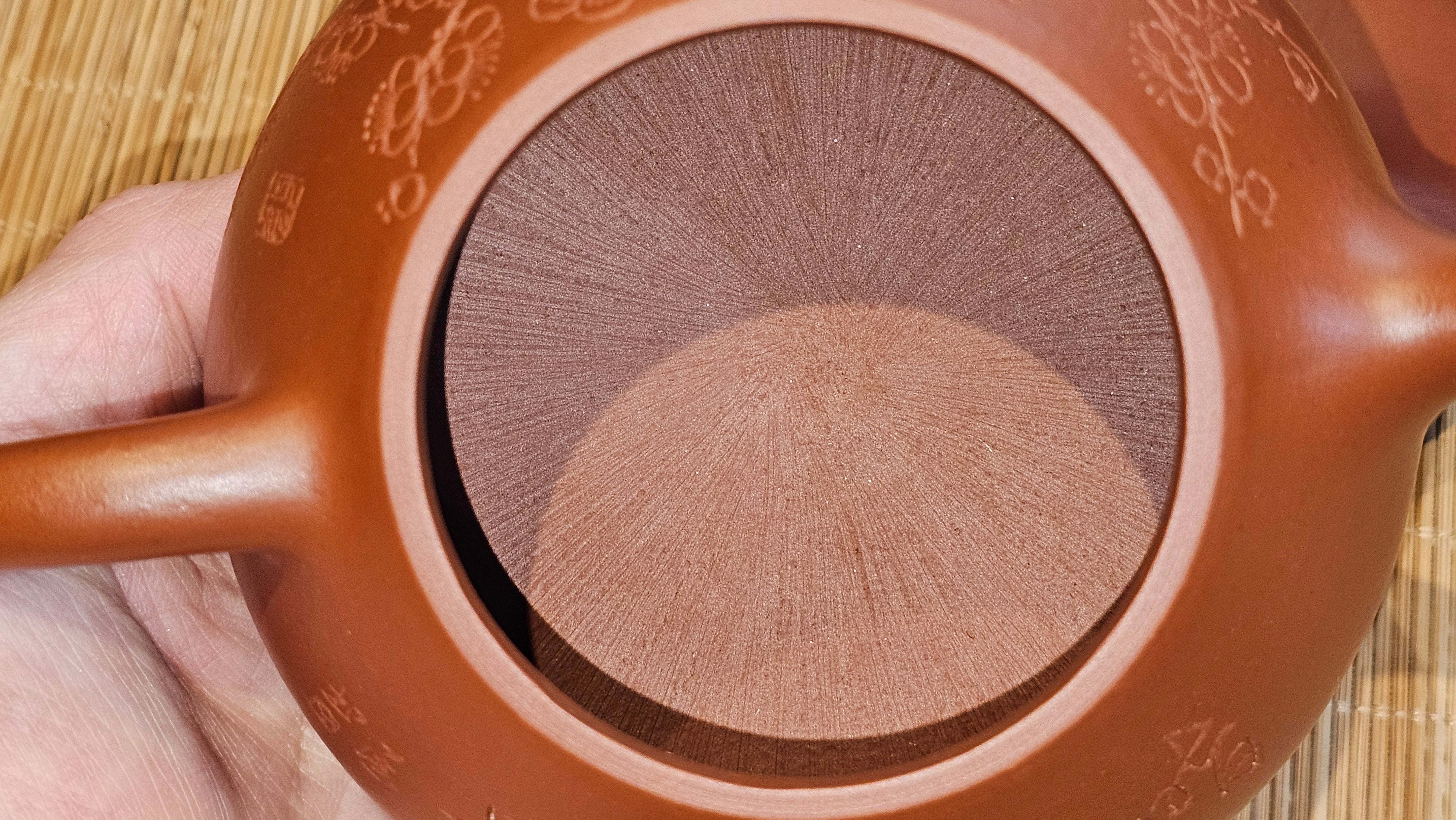 Jing Zhou Shi Piao 景舟石瓢, 276.3ml, Xiao Mei Yao Zhu Ni 小煤窑朱泥, by Craftsman Wang Xing 王兴; "暗香疏影" and Plum Blossoms Engraving by Craftsman Yi De Shu 一德书 ~!Congratulations to Prof A.G.! 0833hrs 10th August 2025! Long Beach, CA!