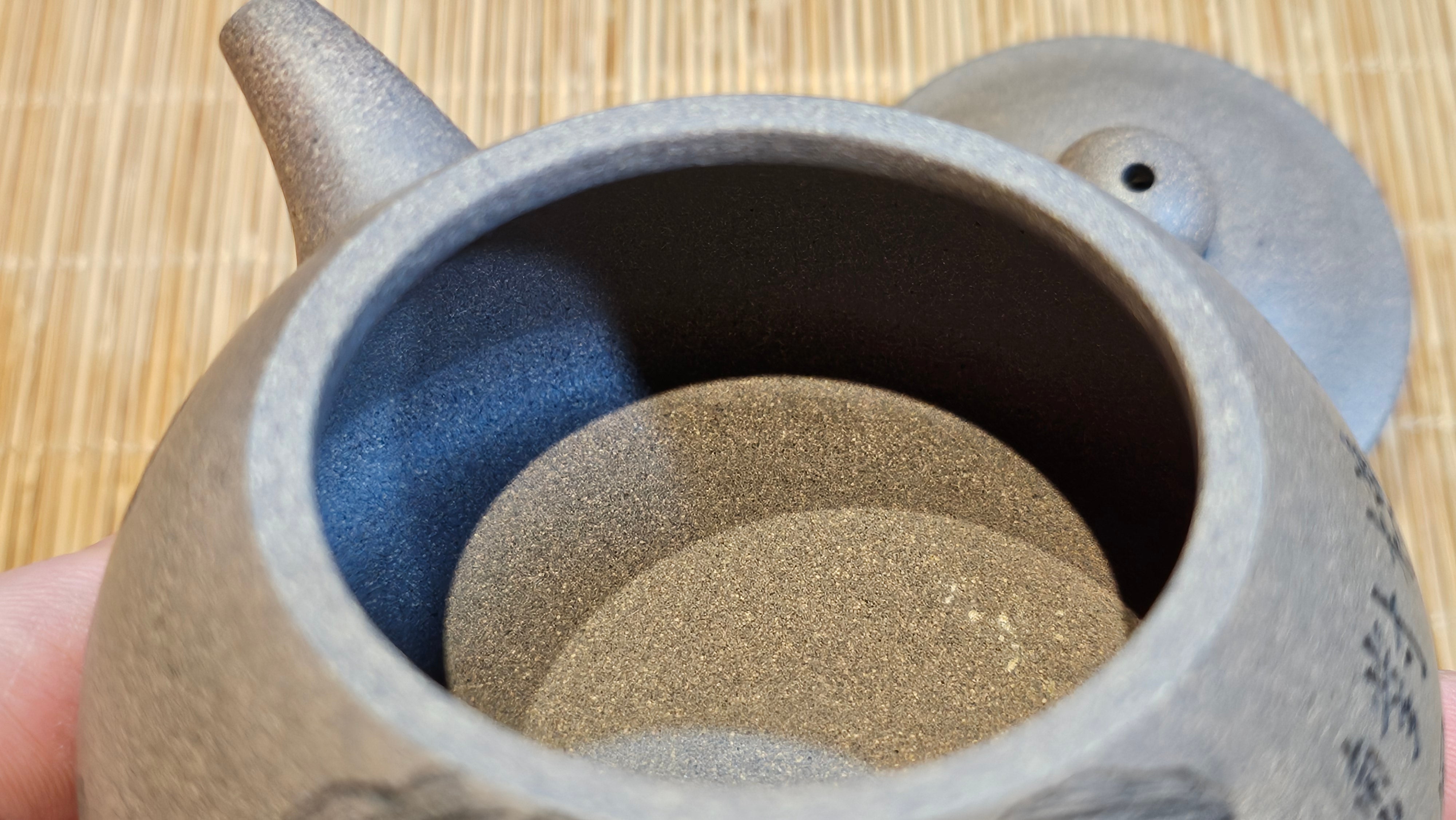 Ban Yue Hu《半月壶》~ "Half Moon Pot", 140.8ml, Qing Hui Duan 青灰段泥, by our Craftsman Zhang Huan 张欢, "Qing Gong Tu" 清供图 Engraving by Craftsman Nan Shan Lao Ren 南山老人 ~ Congratulations to Ms M.L.! 0831hrs 10th August 2025! Phoenix, AZ!