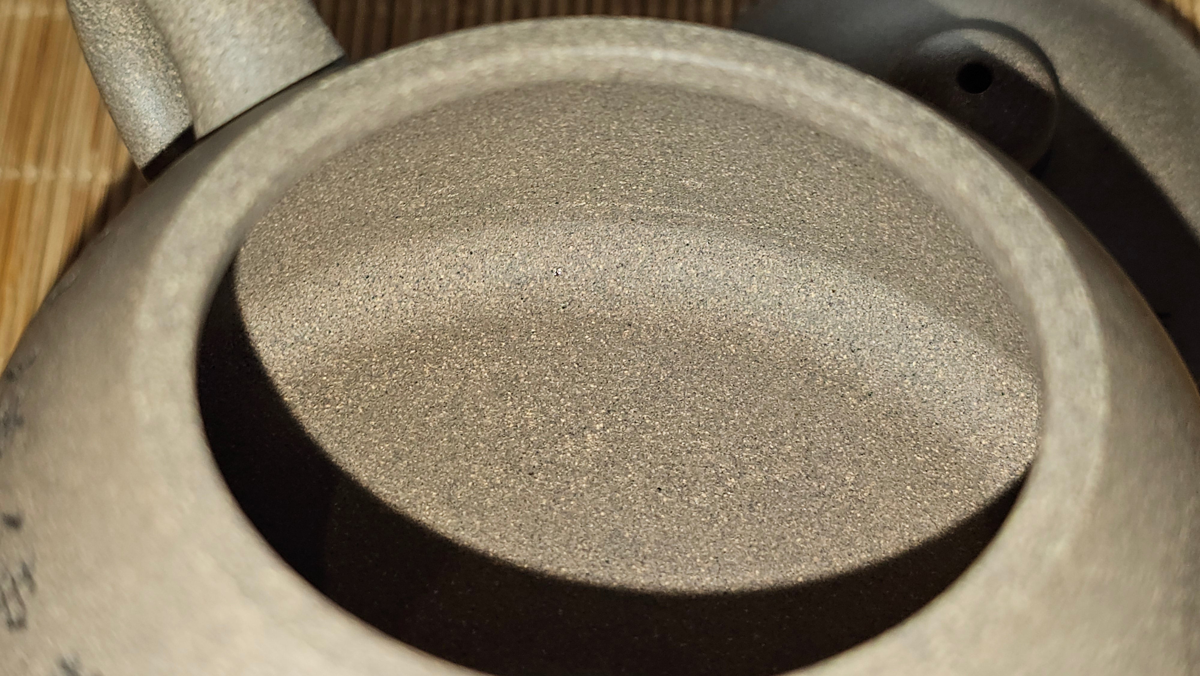 Ban Yue Hu《半月壶》~ "Half Moon Pot", 140.8ml, Qing Hui Duan 青灰段泥, by our Craftsman Zhang Huan 张欢, "Qing Gong Tu" 清供图 Engraving by Craftsman Nan Shan Lao Ren 南山老人 ~ Congratulations to Ms M.L.! 0831hrs 10th August 2025! Phoenix, AZ!