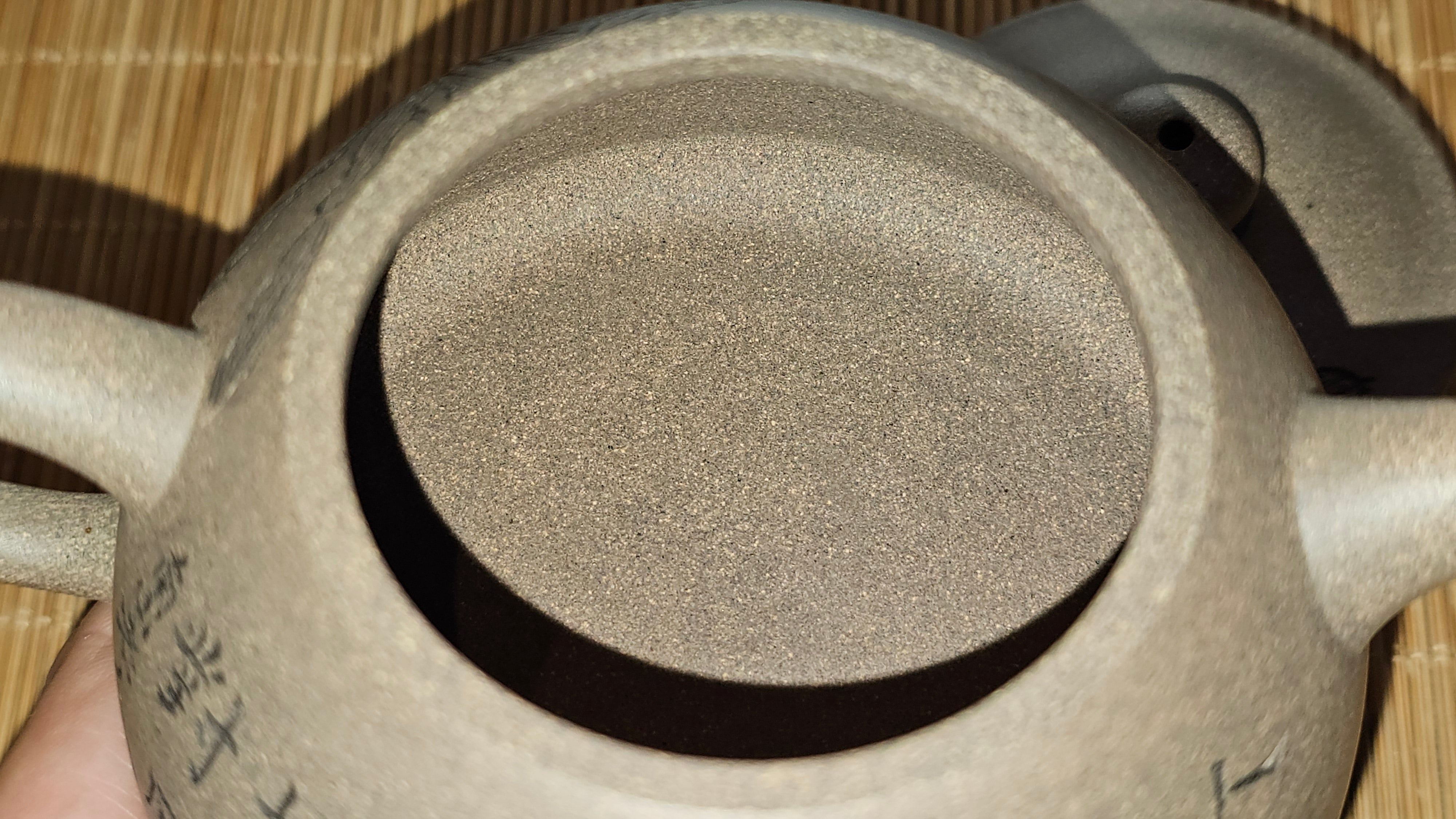 Ban Yue Hu《半月壶》~ "Half Moon Pot", 140.8ml, Qing Hui Duan 青灰段泥, by our Craftsman Zhang Huan 张欢, "Qing Gong Tu" 清供图 Engraving by Craftsman Nan Shan Lao Ren 南山老人 ~ Congratulations to Ms M.L.! 0831hrs 10th August 2025! Phoenix, AZ!