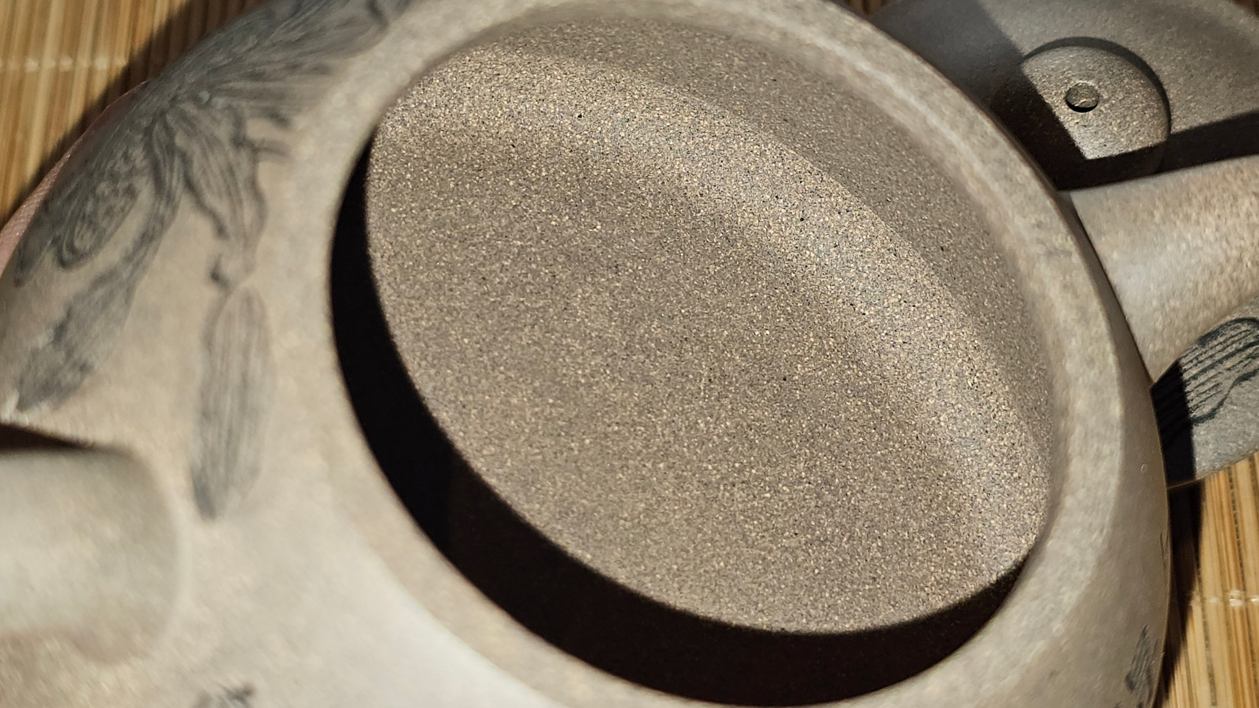 Ban Yue Hu《半月壶》~ "Half Moon Pot", 140.8ml, Qing Hui Duan 青灰段泥, by our Craftsman Zhang Huan 张欢, "Qing Gong Tu" 清供图 Engraving by Craftsman Nan Shan Lao Ren 南山老人 ~ Congratulations to Ms M.L.! 0831hrs 10th August 2025! Phoenix, AZ!