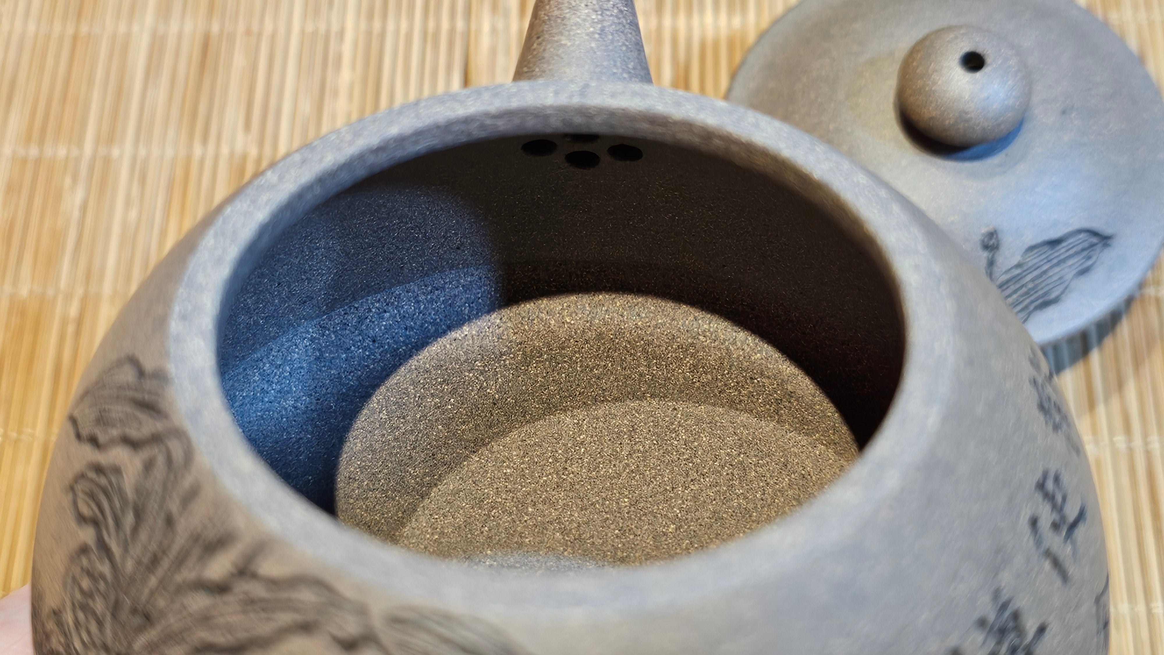 Ban Yue Hu《半月壶》~ "Half Moon Pot", 140.8ml, Qing Hui Duan 青灰段泥, by our Craftsman Zhang Huan 张欢, "Qing Gong Tu" 清供图 Engraving by Craftsman Nan Shan Lao Ren 南山老人 ~ Congratulations to Ms M.L.! 0831hrs 10th August 2025! Phoenix, AZ!