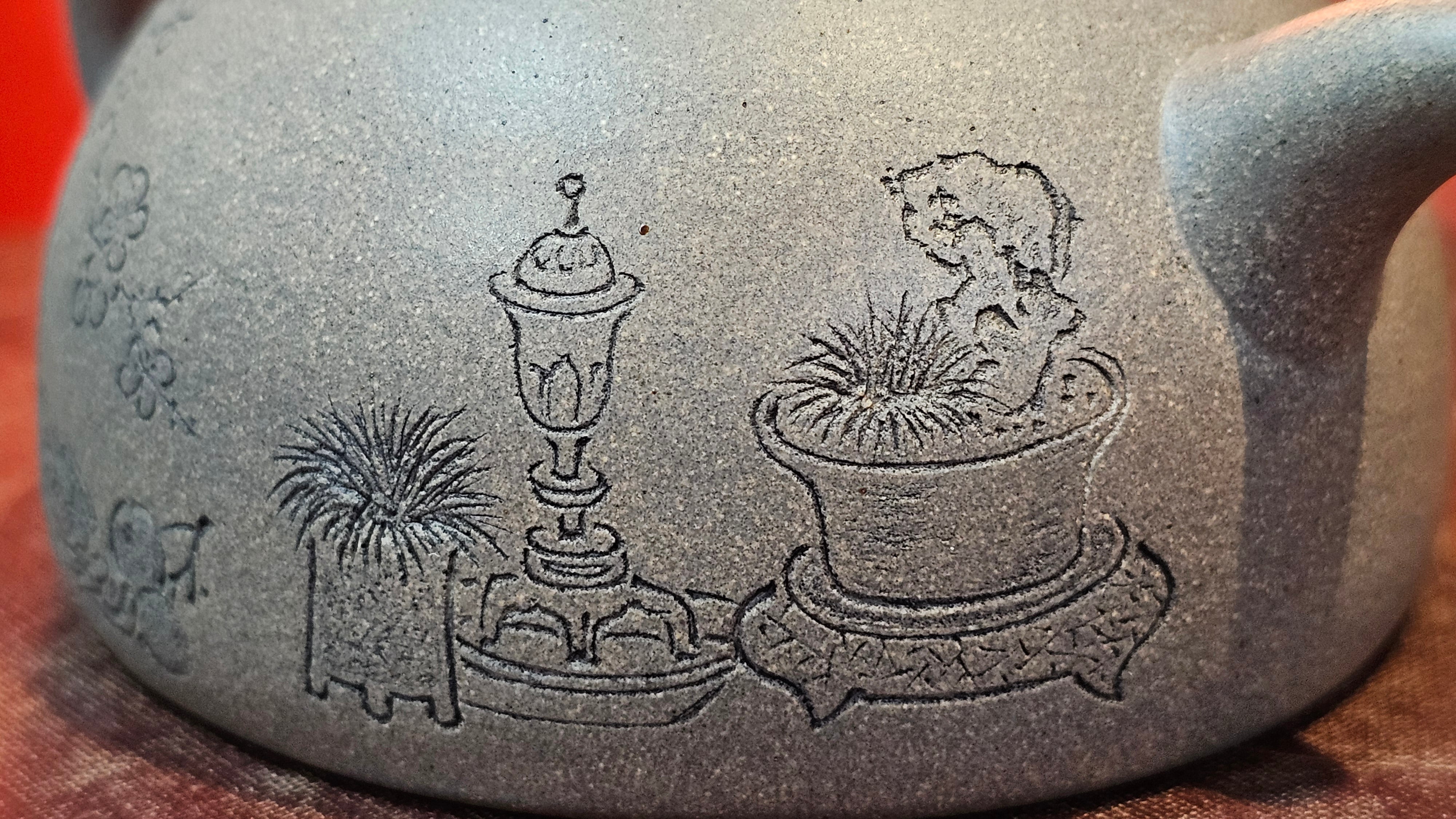 Ban Yue Hu《半月壶》~ "Half Moon Pot", 136.8ml, Qing Hui Duan 青灰段泥, by our Craftsman Zhang Huan 张欢, "Qing Gong Tu" 清供图 Engraving by Craftsman Nan Shan Lao Ren 南山老人 ~ Congratulations to Ms J.C.! 1243hrs 10th August 2025, Los Angeles, CA!