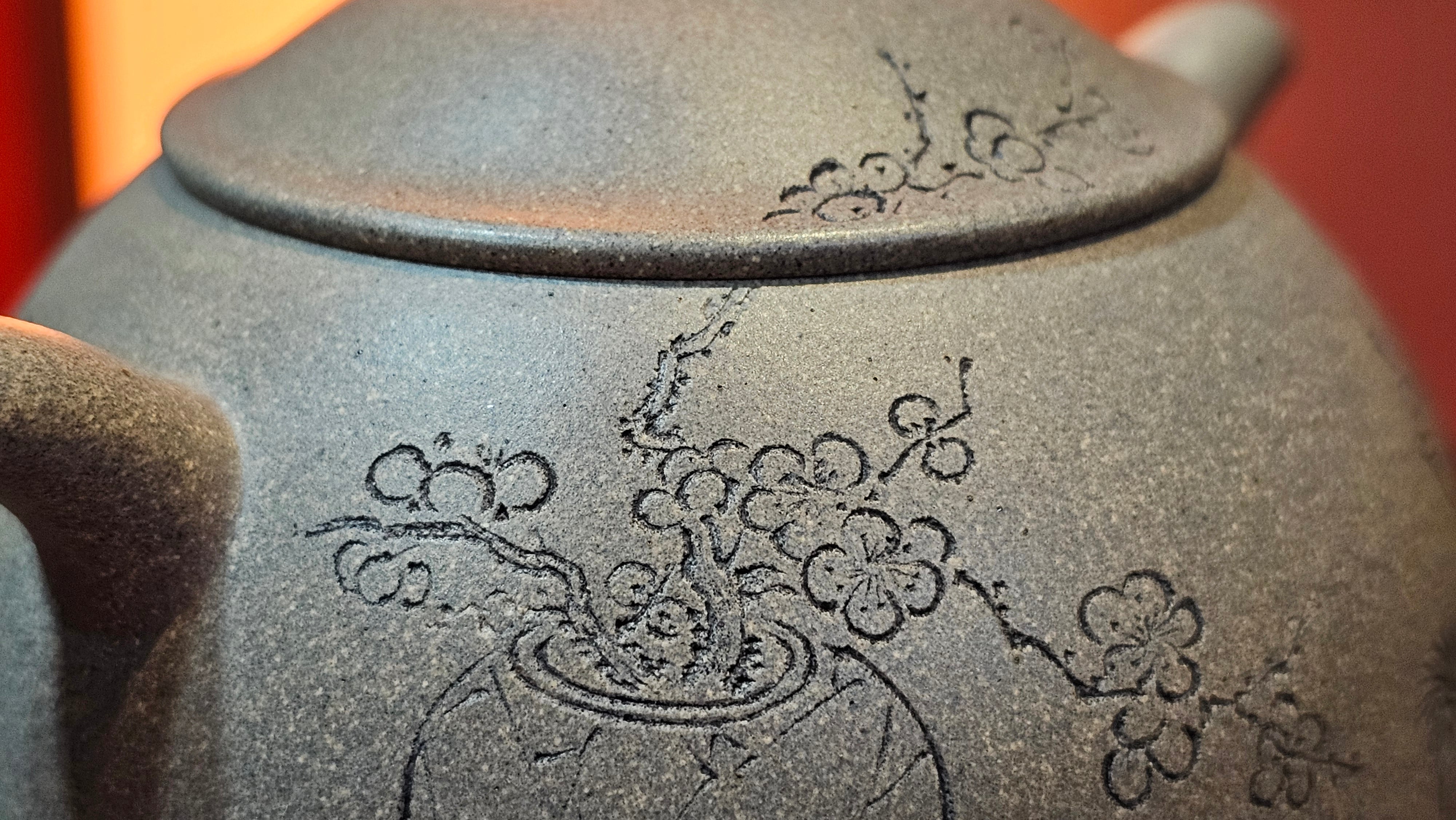 Ban Yue Hu《半月壶》~ "Half Moon Pot", 136.8ml, Qing Hui Duan 青灰段泥, by our Craftsman Zhang Huan 张欢, "Qing Gong Tu" 清供图 Engraving by Craftsman Nan Shan Lao Ren 南山老人 ~ Congratulations to Ms J.C.! 1243hrs 10th August 2025, Los Angeles, CA!