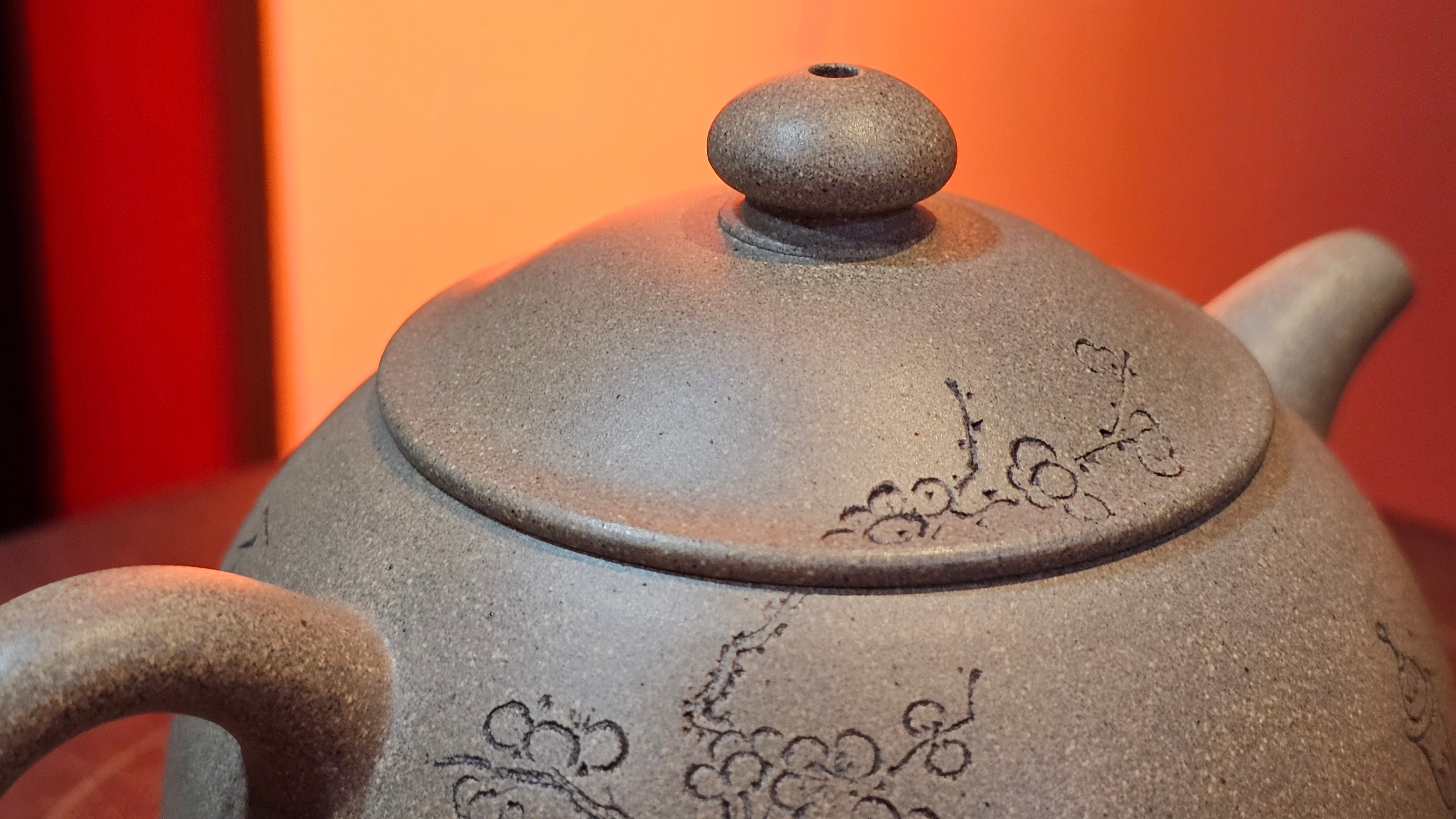 Ban Yue Hu《半月壶》~ "Half Moon Pot", 136.8ml, Qing Hui Duan 青灰段泥, by our Craftsman Zhang Huan 张欢, "Qing Gong Tu" 清供图 Engraving by Craftsman Nan Shan Lao Ren 南山老人 ~ Congratulations to Ms J.C.! 1243hrs 10th August 2025, Los Angeles, CA!