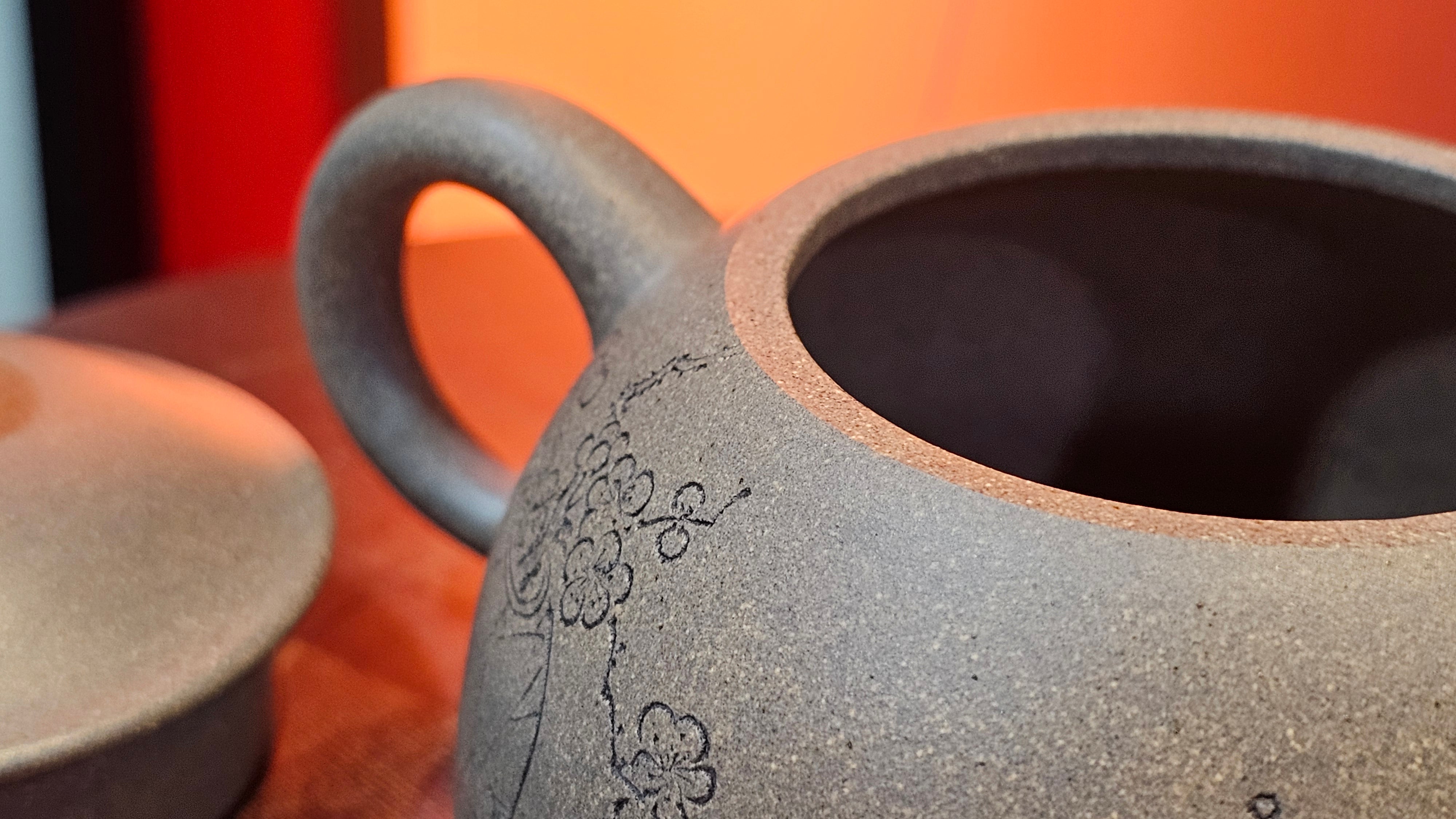 Ban Yue Hu《半月壶》~ "Half Moon Pot", 136.8ml, Qing Hui Duan 青灰段泥, by our Craftsman Zhang Huan 张欢, "Qing Gong Tu" 清供图 Engraving by Craftsman Nan Shan Lao Ren 南山老人 ~ Congratulations to Ms J.C.! 1243hrs 10th August 2025, Los Angeles, CA!