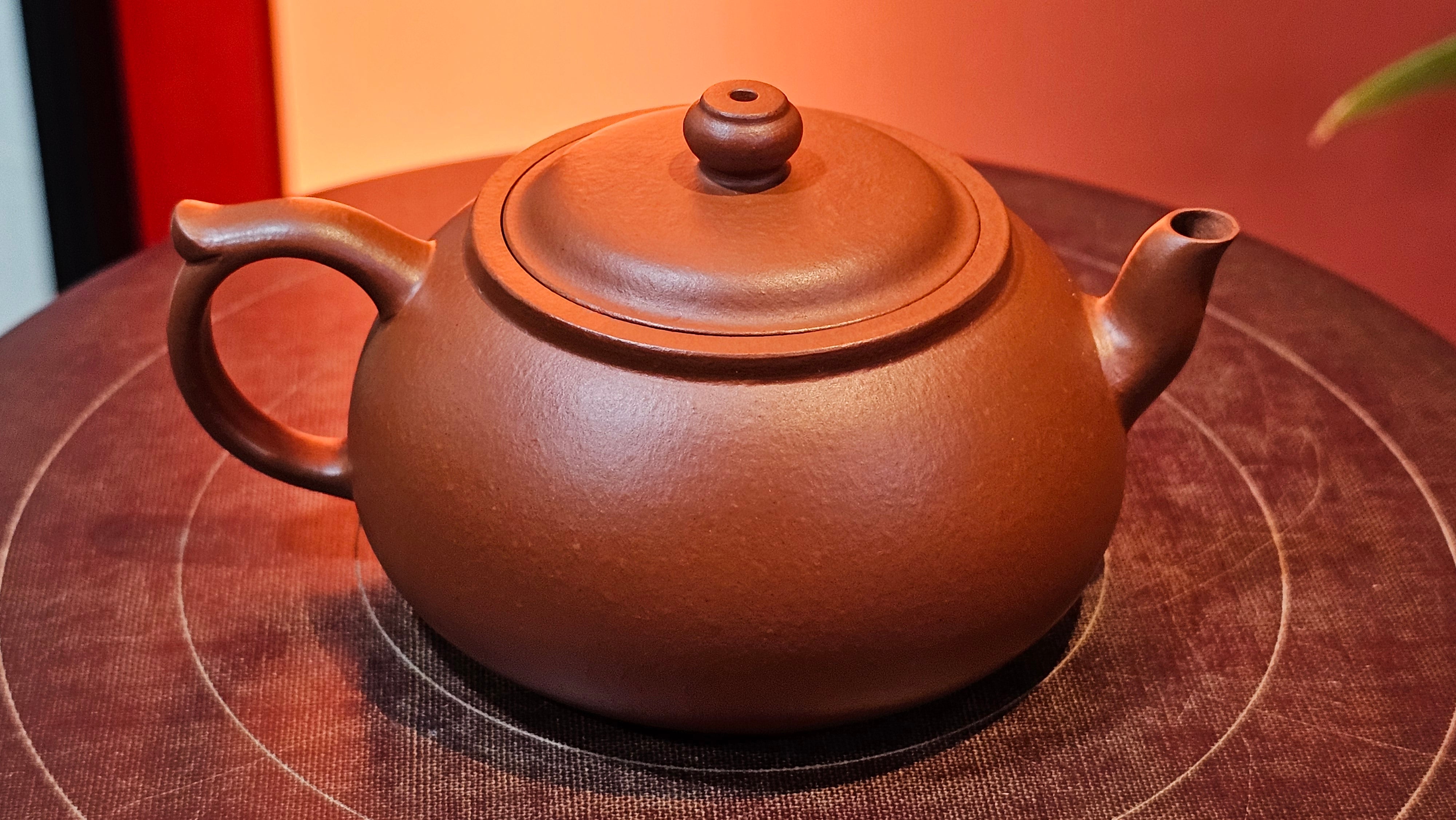 Guan Bo 观博, 94.6ml, Xiao Mei Yao Zhu Ni 小煤窑朱泥 by our Collaborative Craftsman Zhai Yi Yao 翟一耀。