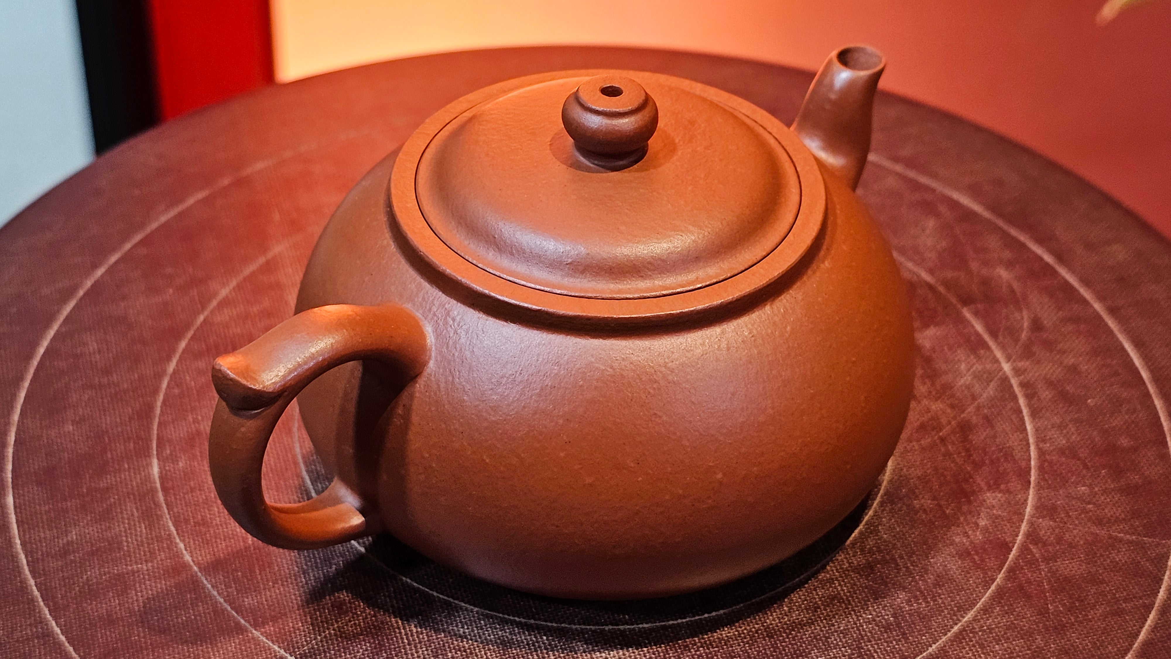 Guan Bo 观博, 94.6ml, Xiao Mei Yao Zhu Ni 小煤窑朱泥 by our Collaborative Craftsman Zhai Yi Yao 翟一耀。