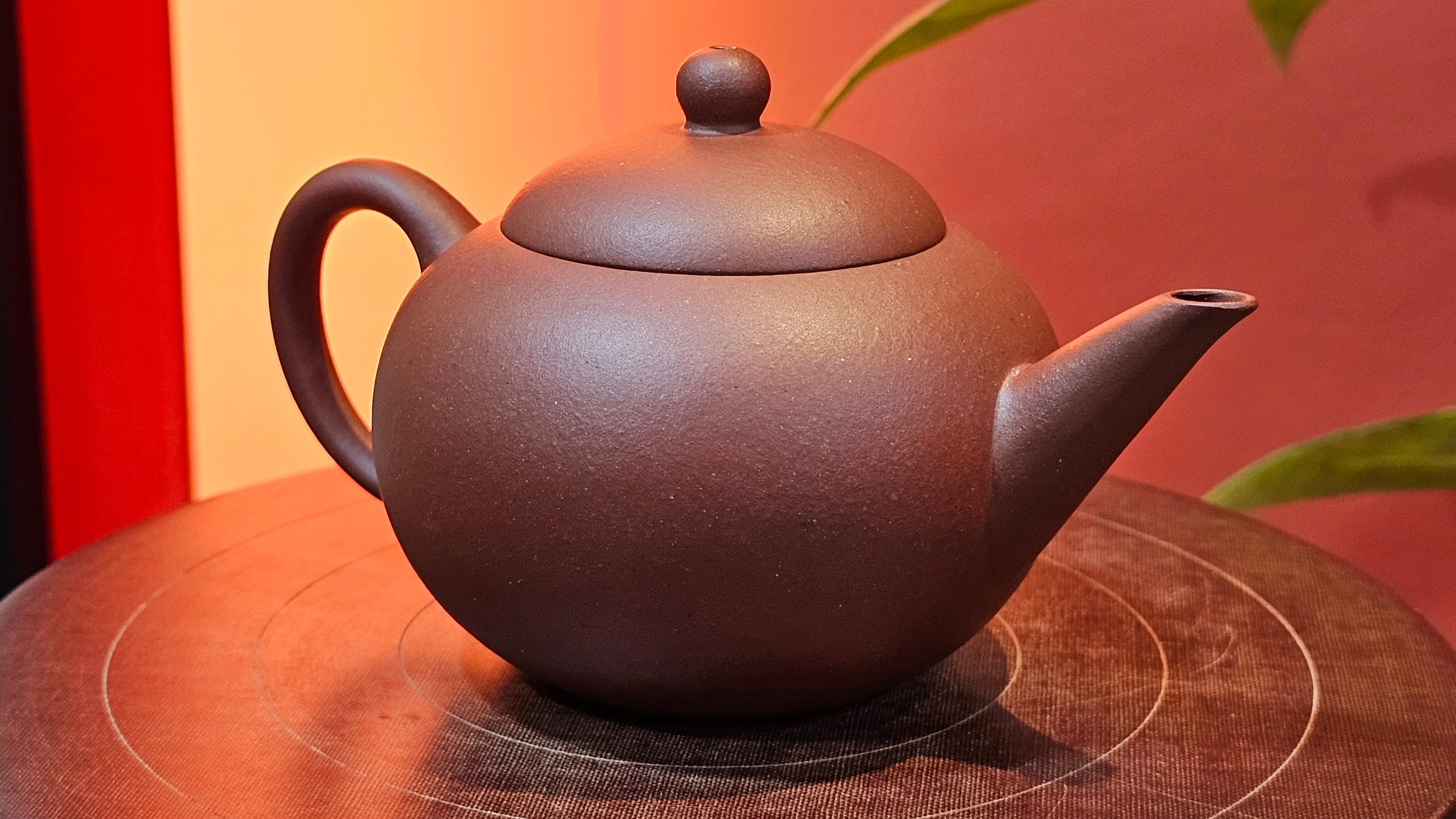 Shui Ping 水平, 161.2ml, Di Cao Qing Zi Ni 底槽青紫泥, by Craftsman Gu Xiao Ming 顾小明 ~ Congratulations to Mr S.H.! 1942hrs 16th August 2025, Arcata! CA.