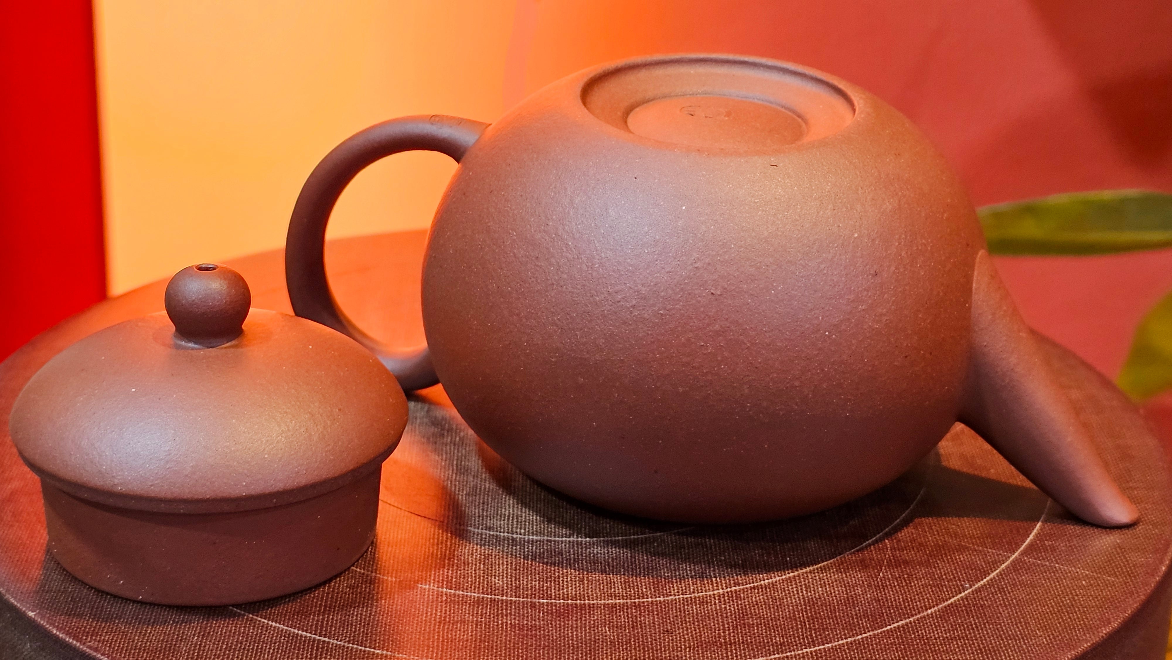 Shui Ping 水平, 161.2ml, Di Cao Qing Zi Ni 底槽青紫泥, by Craftsman Gu Xiao Ming 顾小明 ~ Congratulations to Mr S.H.! 1942hrs 16th August 2025, Arcata! CA.