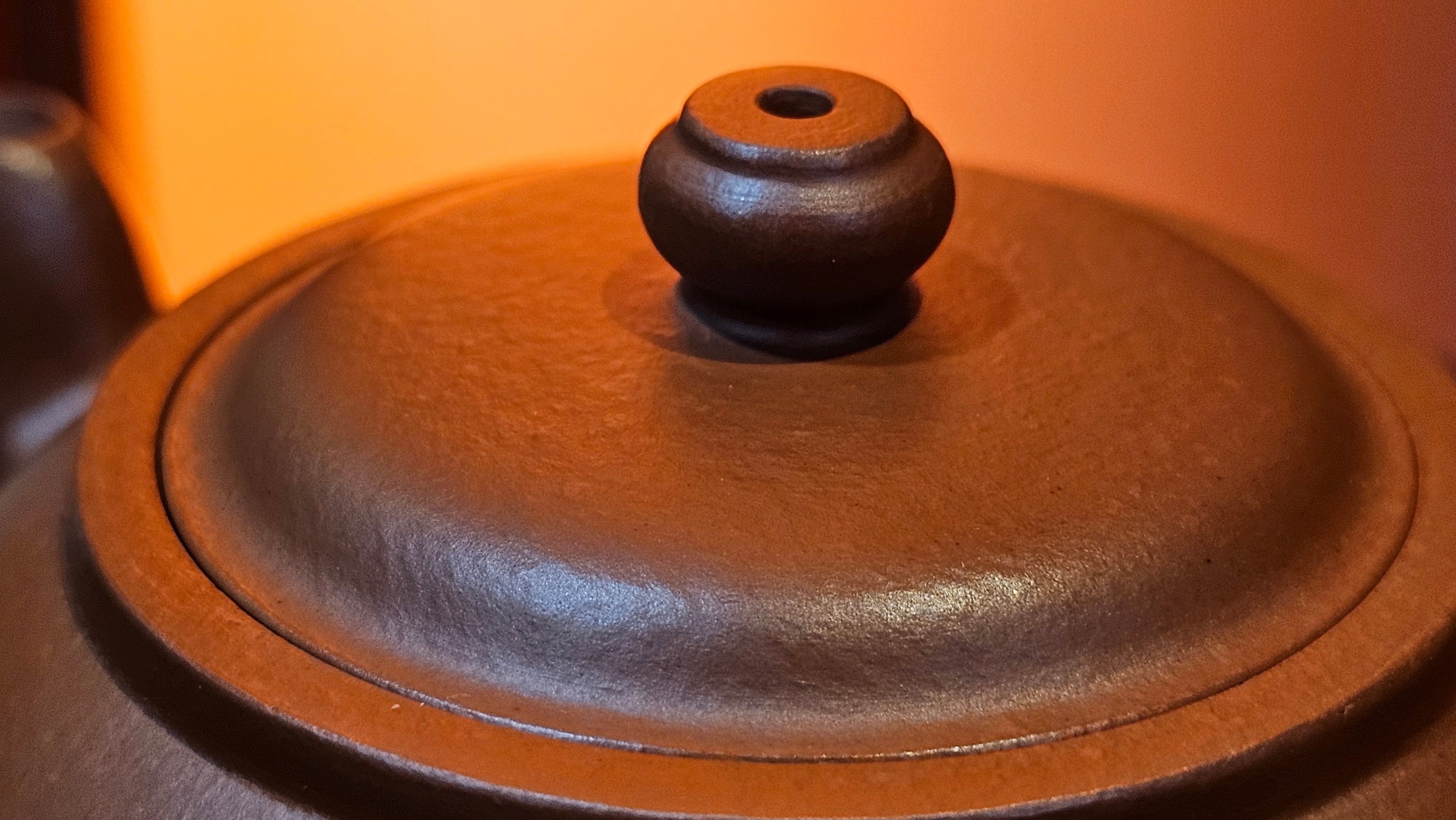 Guan Bo 观博, 94.6ml, Xiao Mei Yao Zhu Ni 小煤窑朱泥 by our Collaborative Craftsman Zhai Yi Yao 翟一耀。