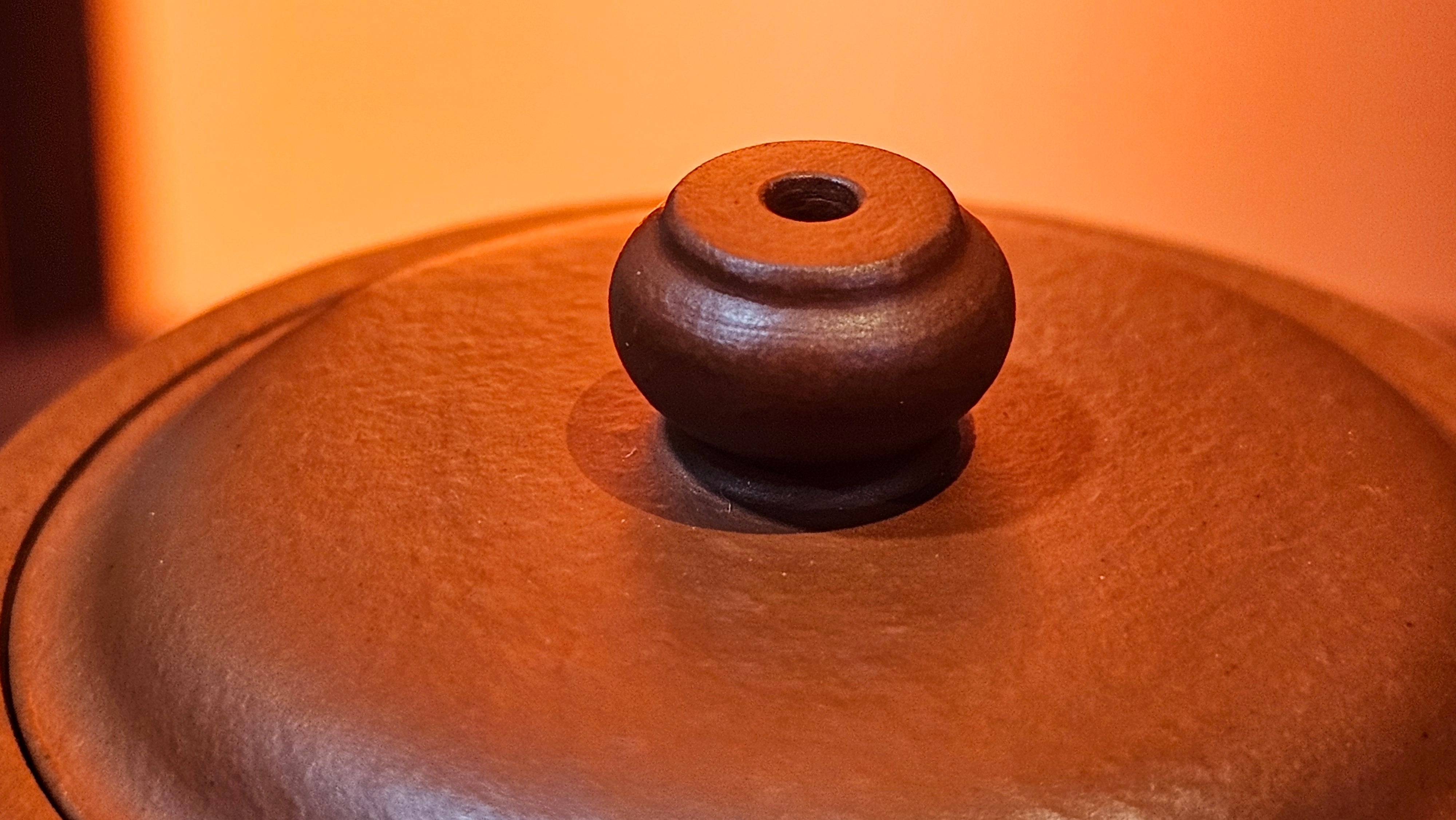 Guan Bo 观博, 94.6ml, Xiao Mei Yao Zhu Ni 小煤窑朱泥 by our Collaborative Craftsman Zhai Yi Yao 翟一耀。