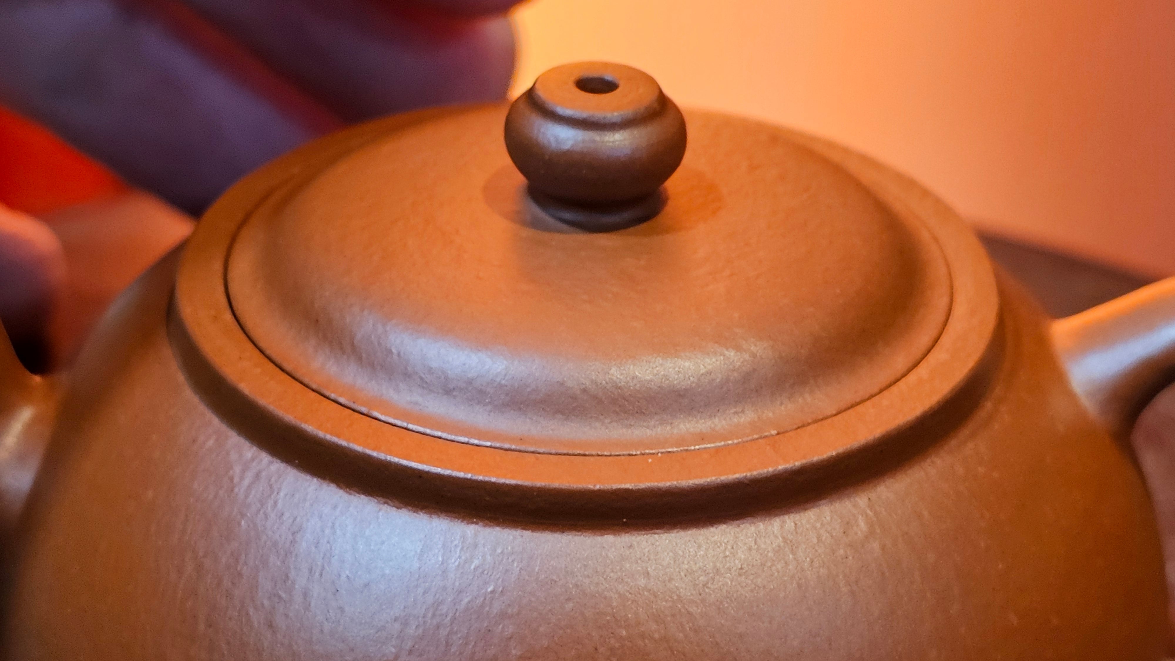 Guan Bo 观博, 94.6ml, Xiao Mei Yao Zhu Ni 小煤窑朱泥 by our Collaborative Craftsman Zhai Yi Yao 翟一耀。