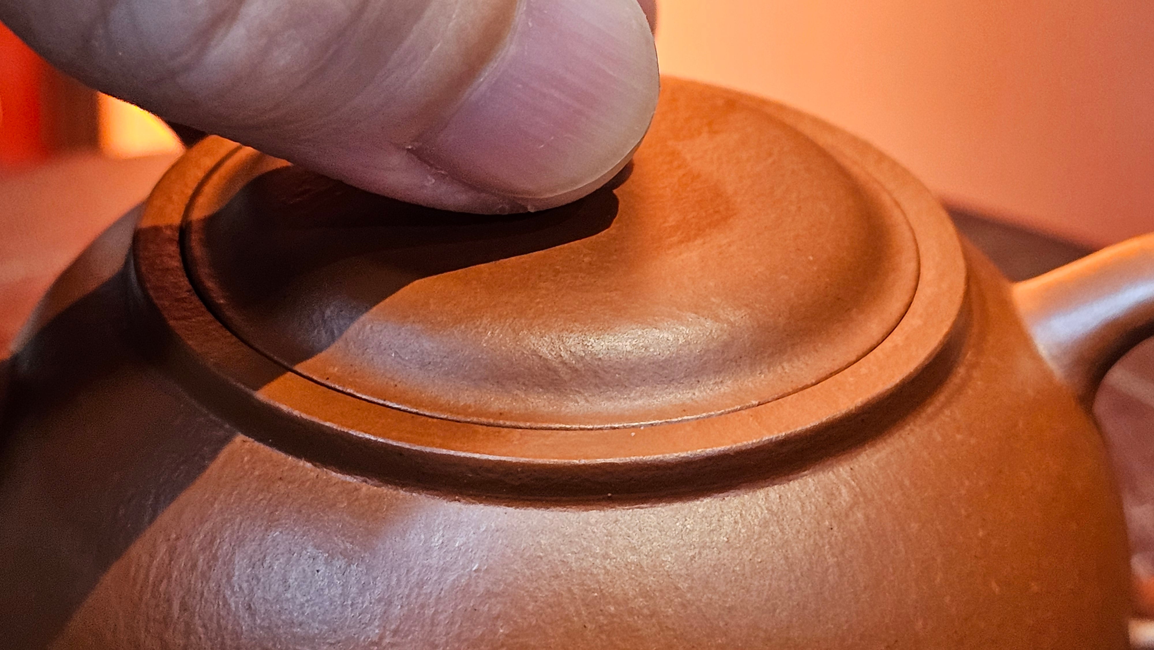 Guan Bo 观博, 94.6ml, Xiao Mei Yao Zhu Ni 小煤窑朱泥 by our Collaborative Craftsman Zhai Yi Yao 翟一耀。