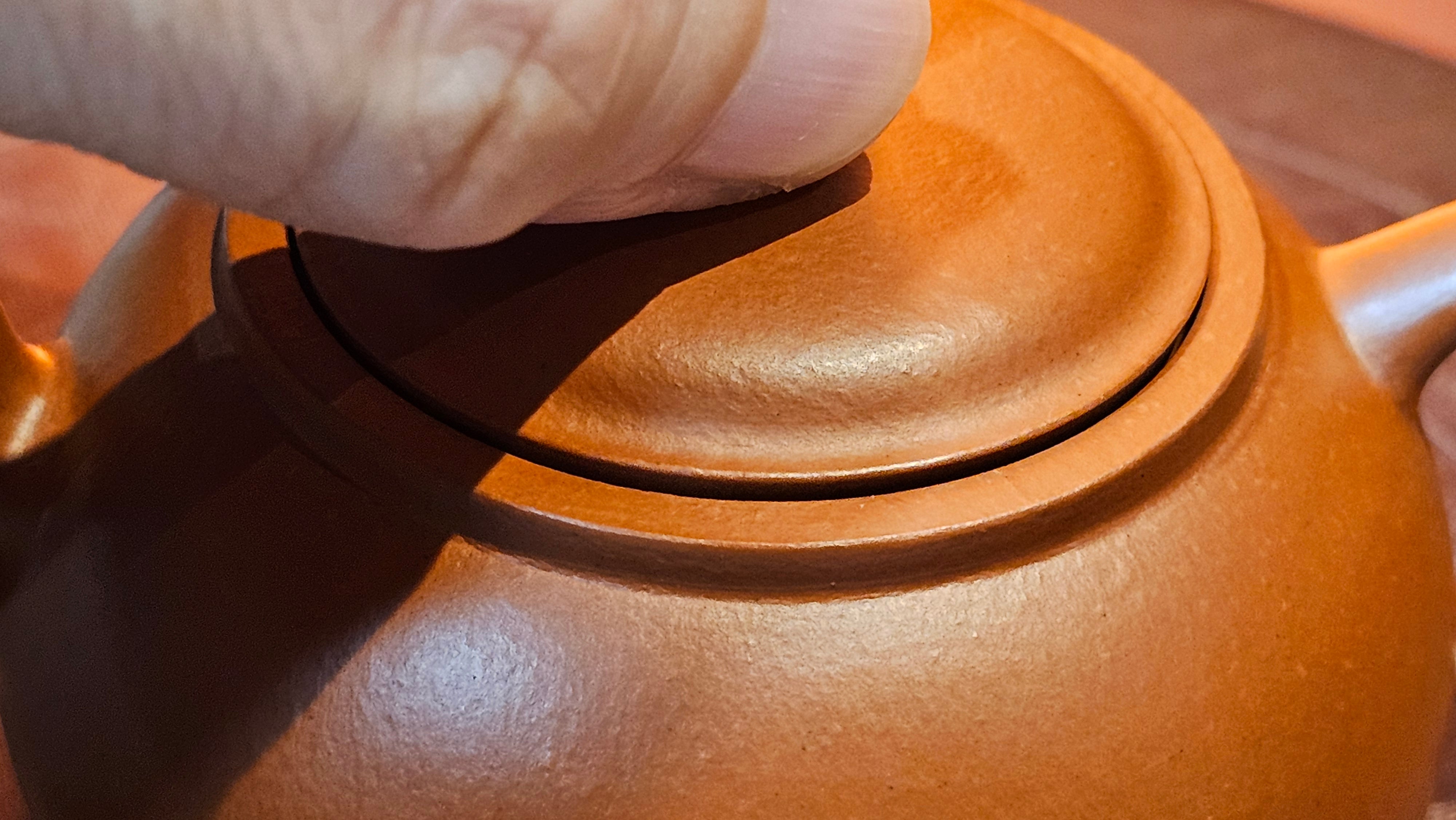 Guan Bo 观博, 94.6ml, Xiao Mei Yao Zhu Ni 小煤窑朱泥 by our Collaborative Craftsman Zhai Yi Yao 翟一耀。