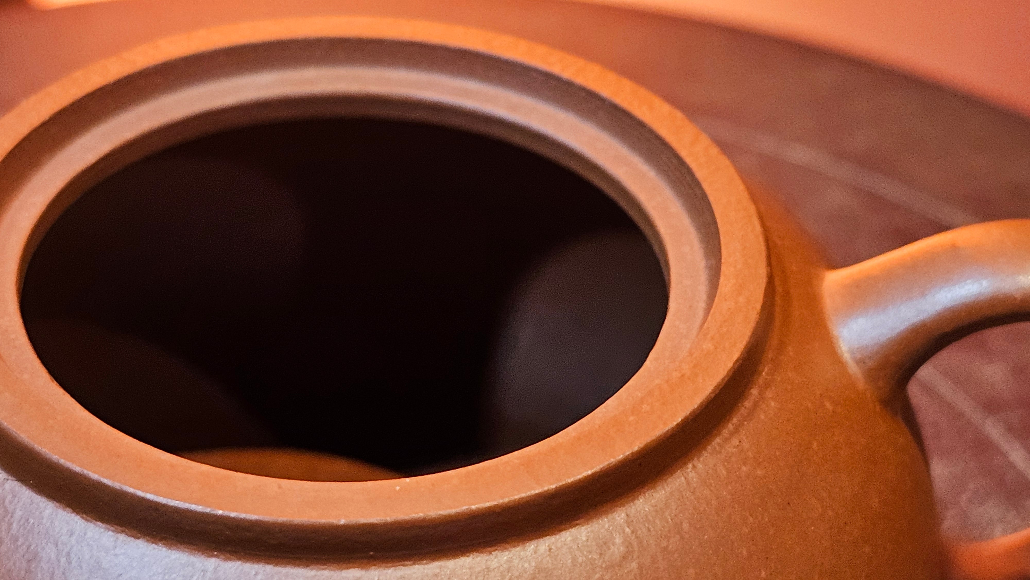 Guan Bo 观博, 94.6ml, Xiao Mei Yao Zhu Ni 小煤窑朱泥 by our Collaborative Craftsman Zhai Yi Yao 翟一耀。