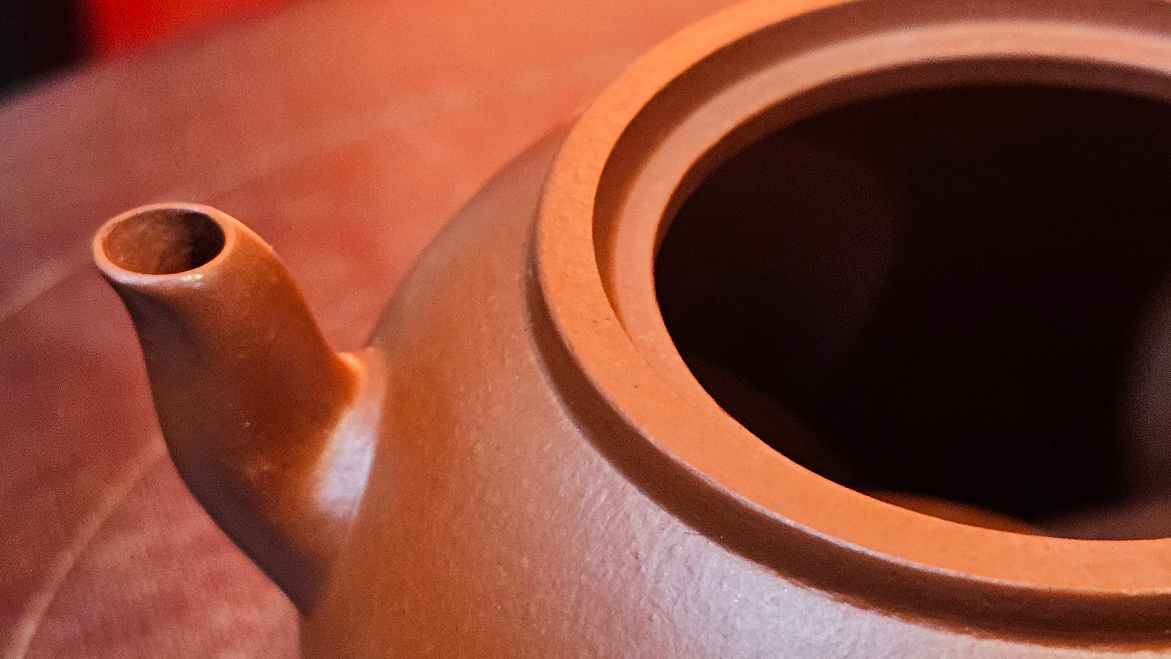 Guan Bo 观博, 94.6ml, Xiao Mei Yao Zhu Ni 小煤窑朱泥 by our Collaborative Craftsman Zhai Yi Yao 翟一耀。