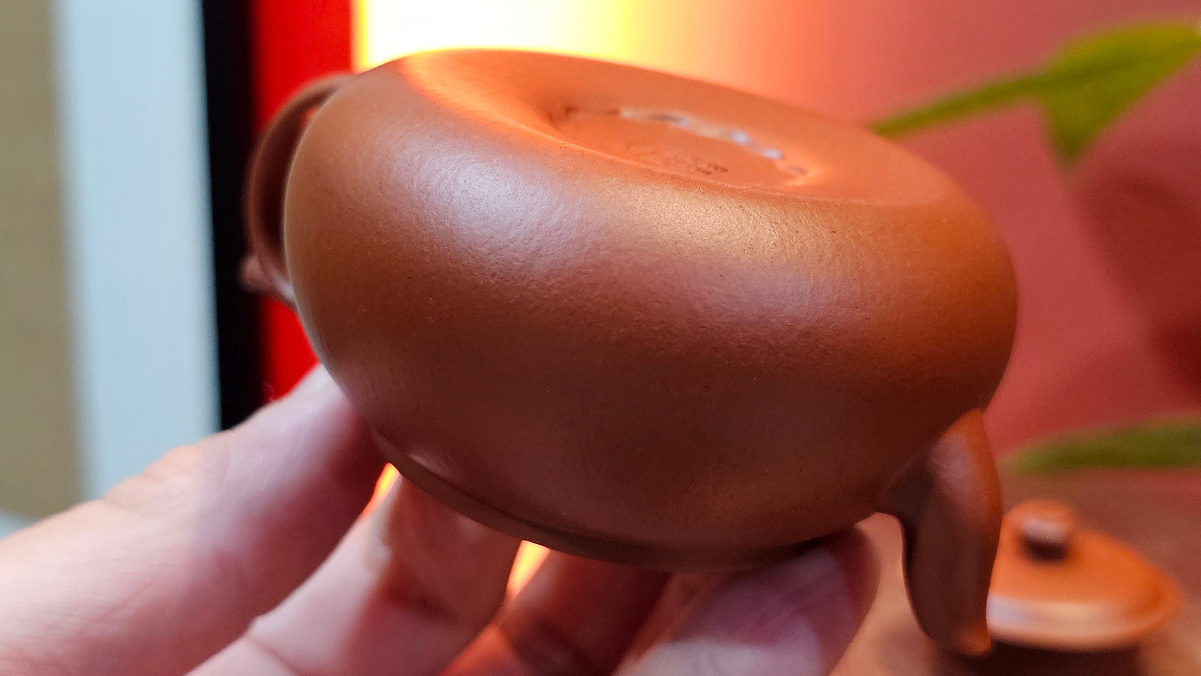 Guan Bo 观博, 94.6ml, Xiao Mei Yao Zhu Ni 小煤窑朱泥 by our Collaborative Craftsman Zhai Yi Yao 翟一耀。