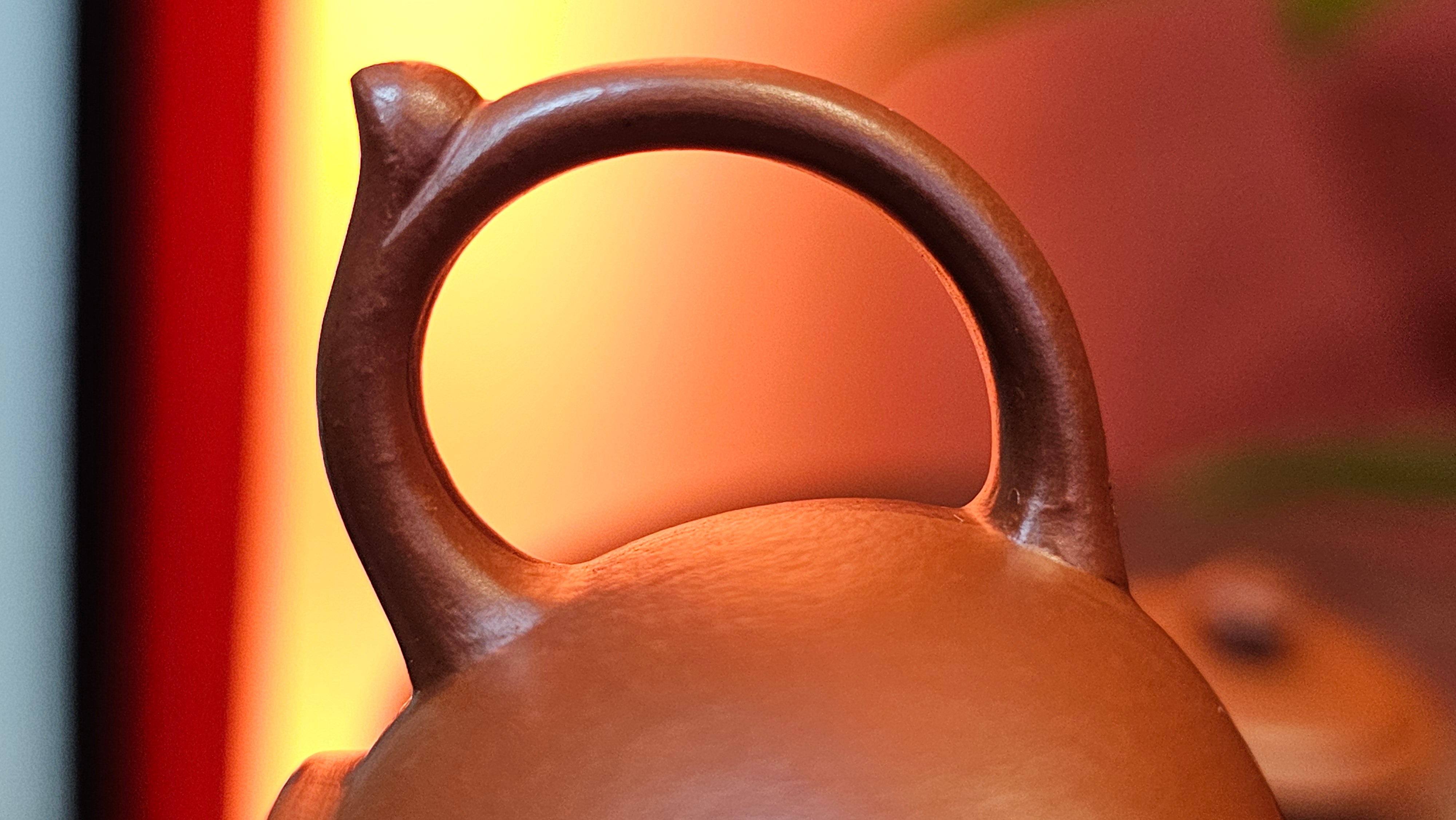 Guan Bo 观博, 94.6ml, Xiao Mei Yao Zhu Ni 小煤窑朱泥 by our Collaborative Craftsman Zhai Yi Yao 翟一耀。