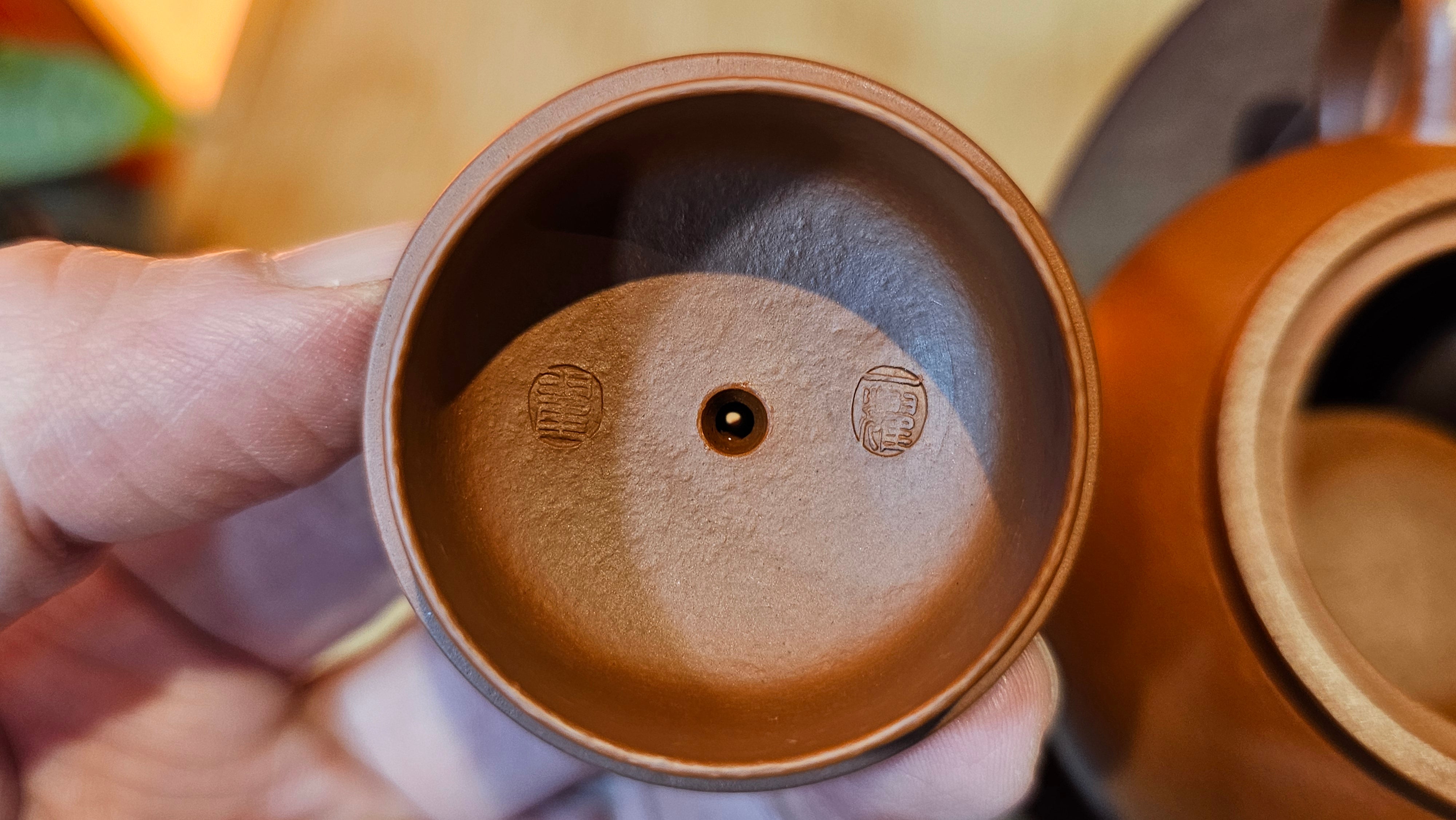 Guan Bo 观博, 94.6ml, Xiao Mei Yao Zhu Ni 小煤窑朱泥 by our Collaborative Craftsman Zhai Yi Yao 翟一耀。