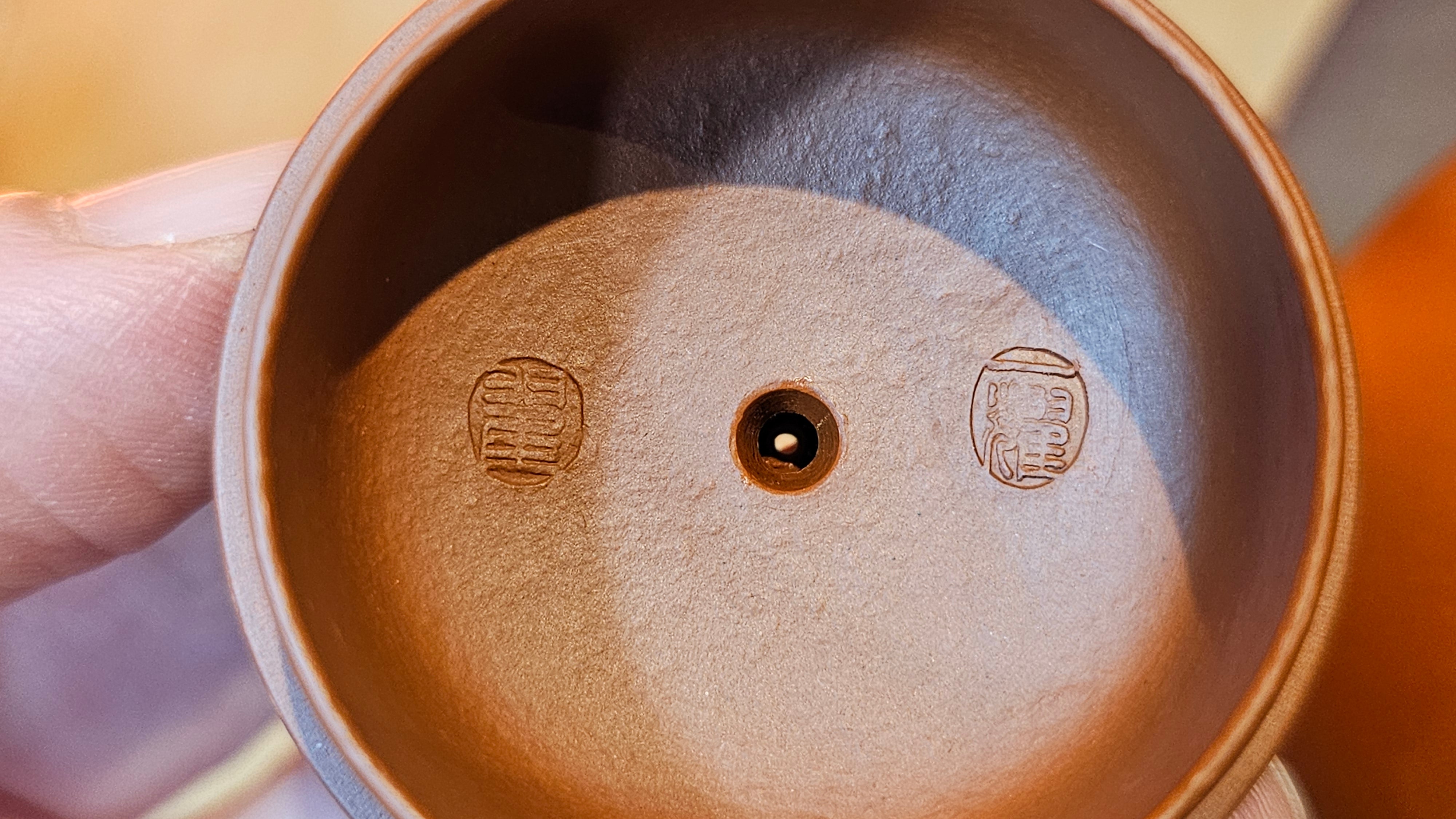 Guan Bo 观博, 94.6ml, Xiao Mei Yao Zhu Ni 小煤窑朱泥 by our Collaborative Craftsman Zhai Yi Yao 翟一耀。