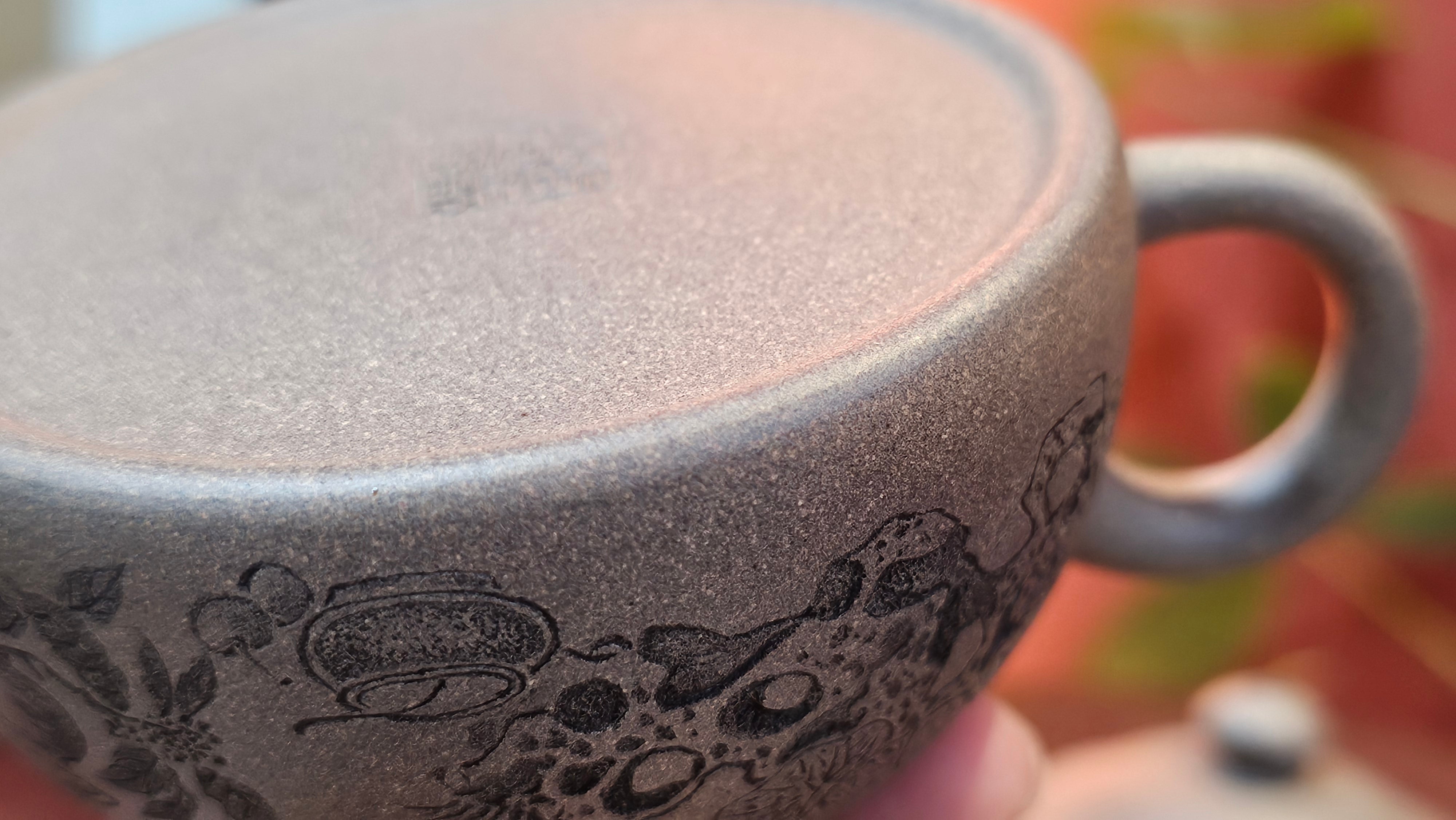 Ban Yue Hu《半月壶》~ "Half Moon Pot", 141.8ml, Qing Hui Duan 青灰段泥, by our Craftsman Zhang Huan 张欢, "Qing Gong Tu" 清供图 Engraving by Craftsman Nan Shan Lao Ren 南山老人 ~ Congratulations to!Mr T.A.! 2112hrs 12th August 2025, Samorin! Slovakia🇸🇰.