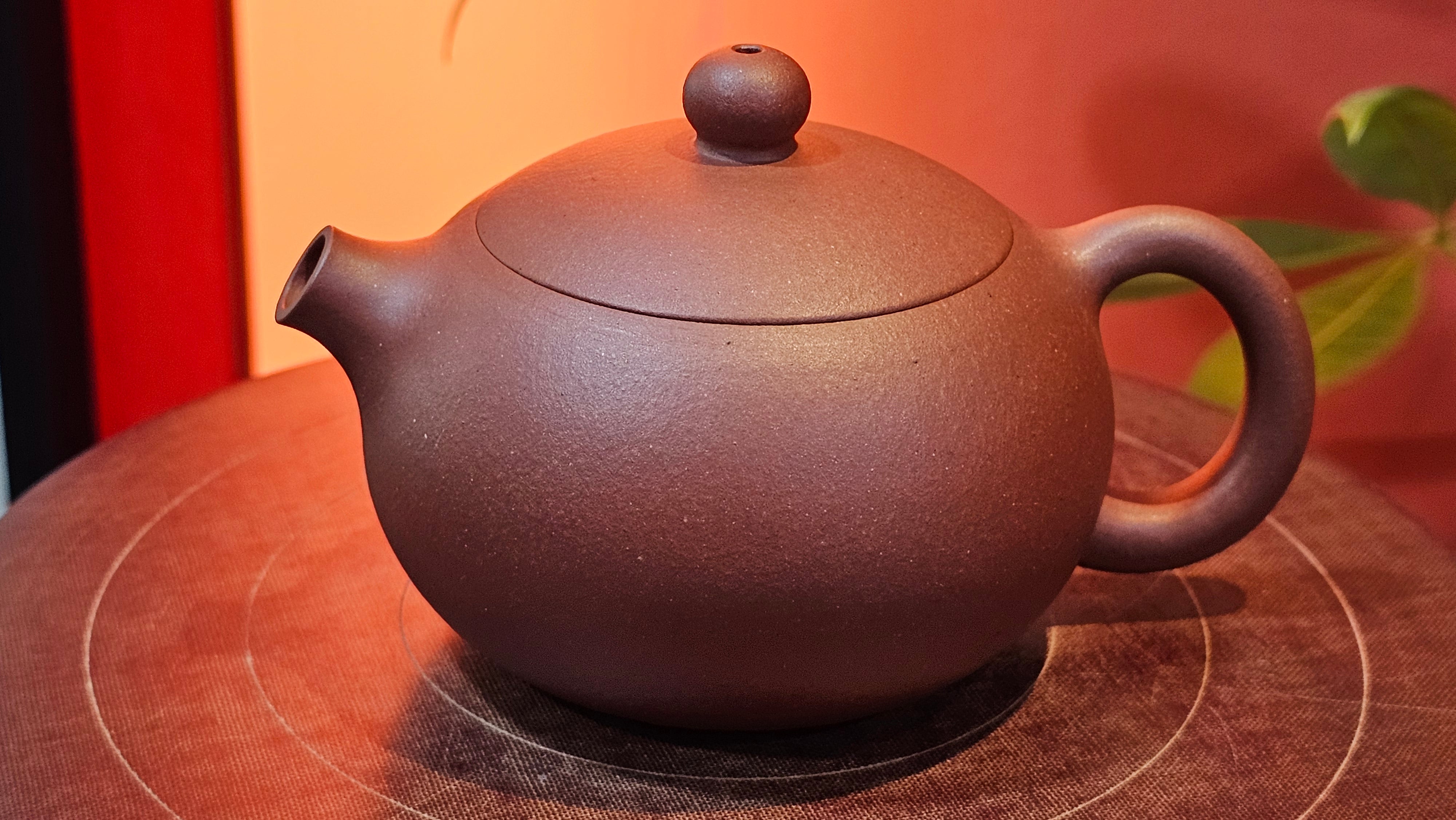 Xi Shi 西施, 144.3ml, Di Cao Qing Zi Ni 底槽青紫泥, by Craftsman Gu Xiao Ming 顾小明 ~ Congratulations to Mr S.K., 1429hrs!17th August 2025, Lymington, U.K.🇬🇧!