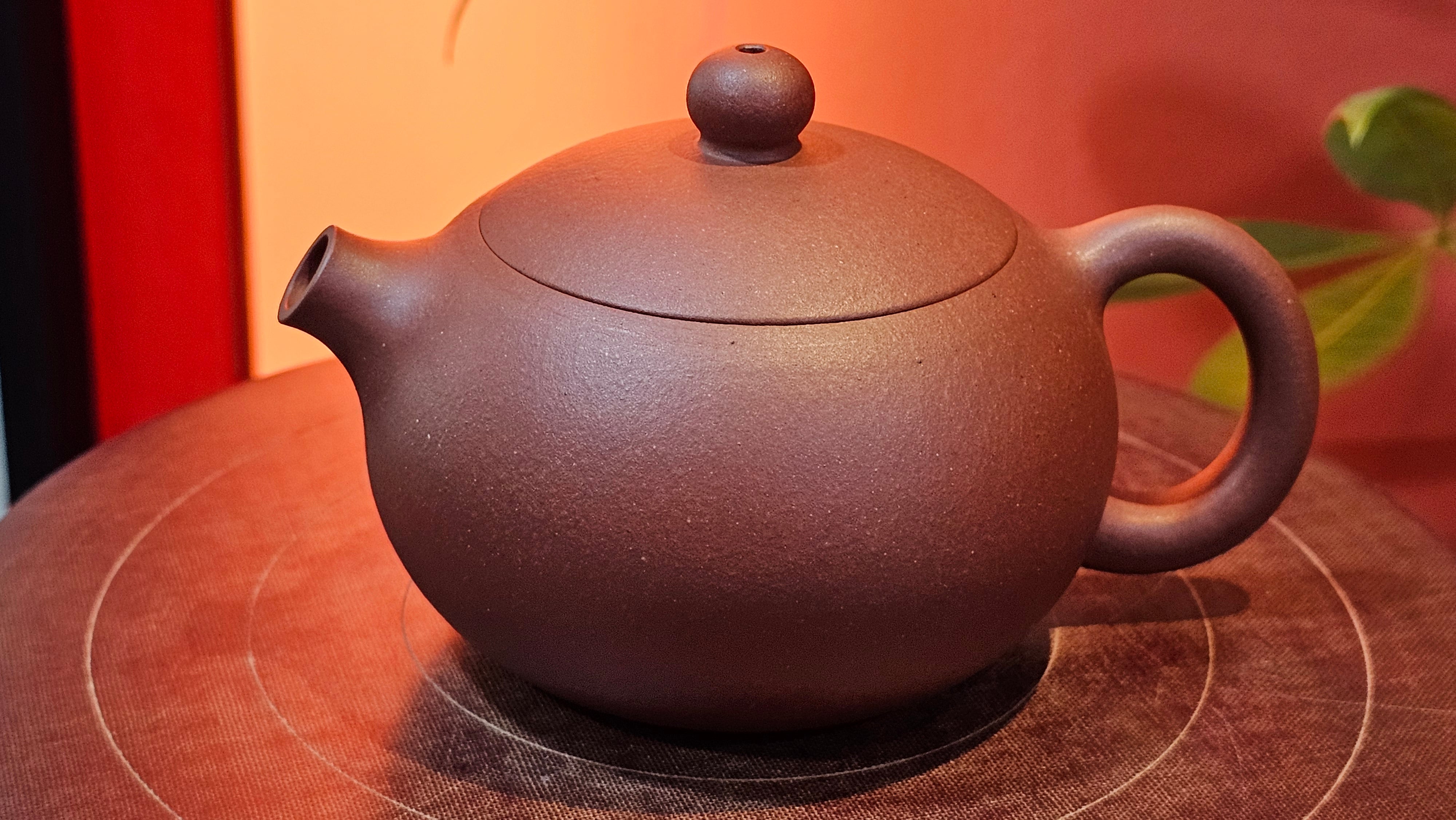 Xi Shi 西施, 144.3ml, Di Cao Qing Zi Ni 底槽青紫泥, by Craftsman Gu Xiao Ming 顾小明 ~ Congratulations to Mr S.K., 1429hrs!17th August 2025, Lymington, U.K.🇬🇧!