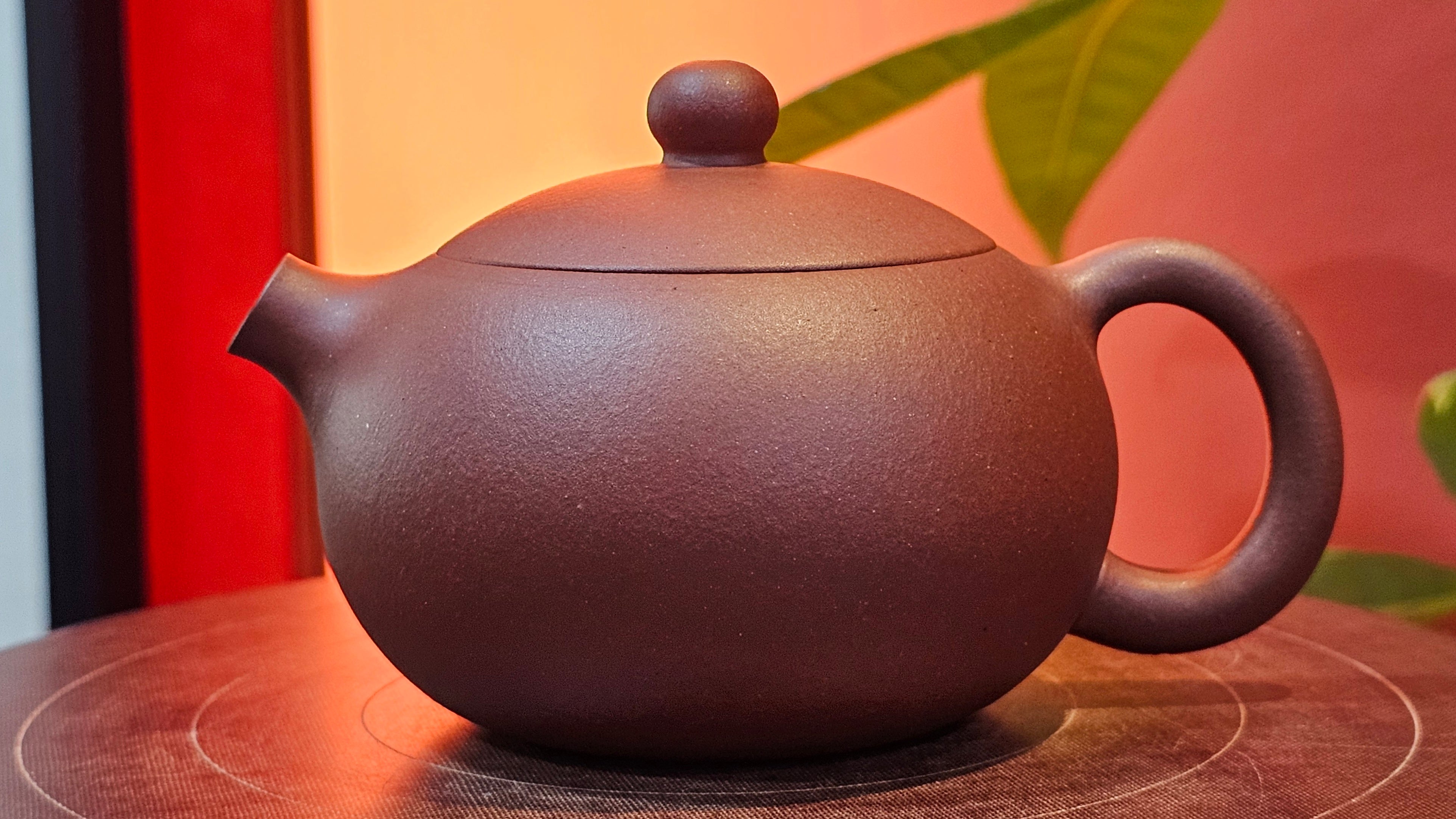 Xi Shi 西施, 144.3ml, Di Cao Qing Zi Ni 底槽青紫泥, by Craftsman Gu Xiao Ming 顾小明 ~ Congratulations to Mr S.K., 1429hrs!17th August 2025, Lymington, U.K.🇬🇧!