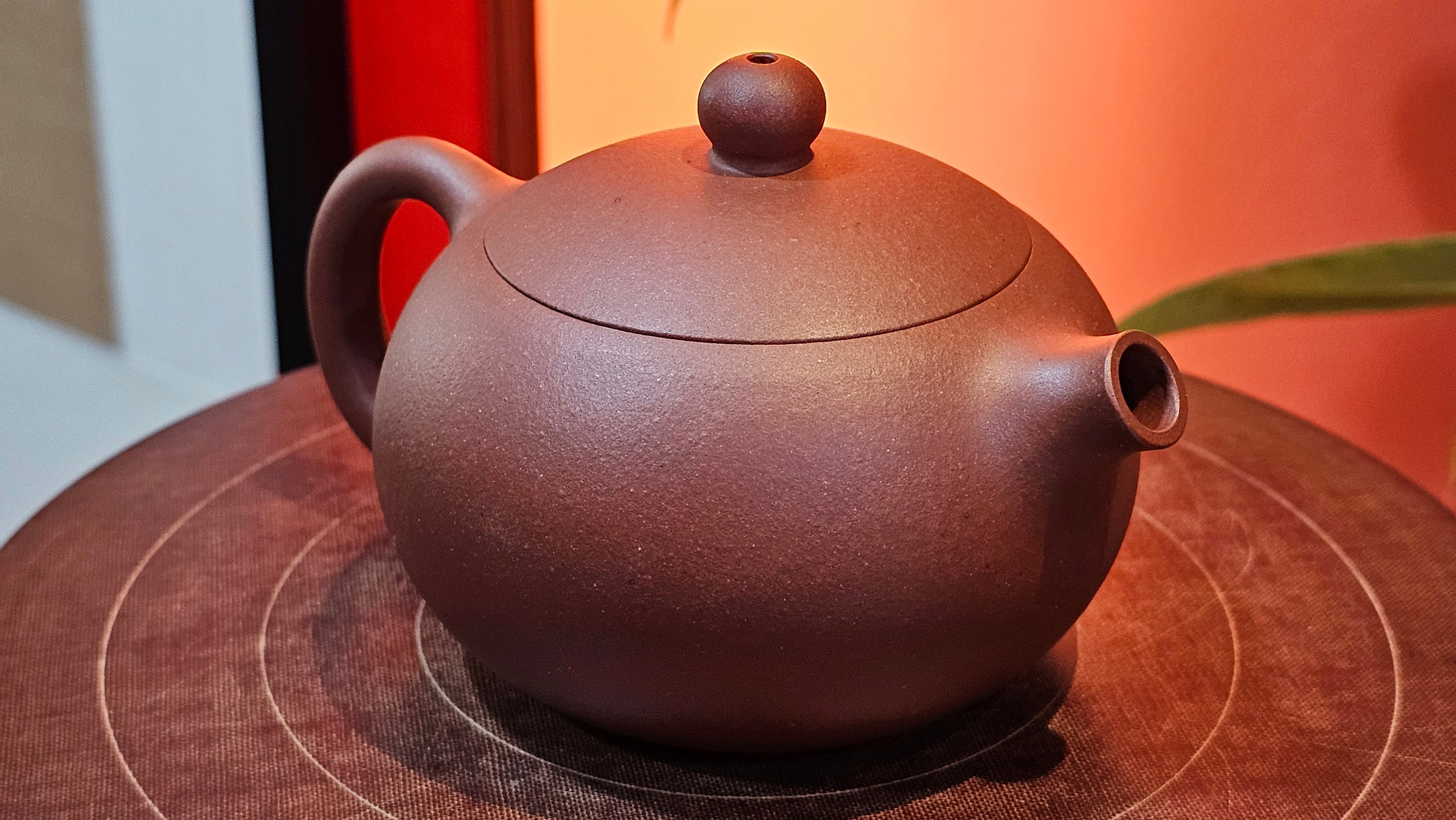 Xi Shi 西施, 144.3ml, Di Cao Qing Zi Ni 底槽青紫泥, by Craftsman Gu Xiao Ming 顾小明 ~ Congratulations to Mr S.K., 1429hrs!17th August 2025, Lymington, U.K.🇬🇧!