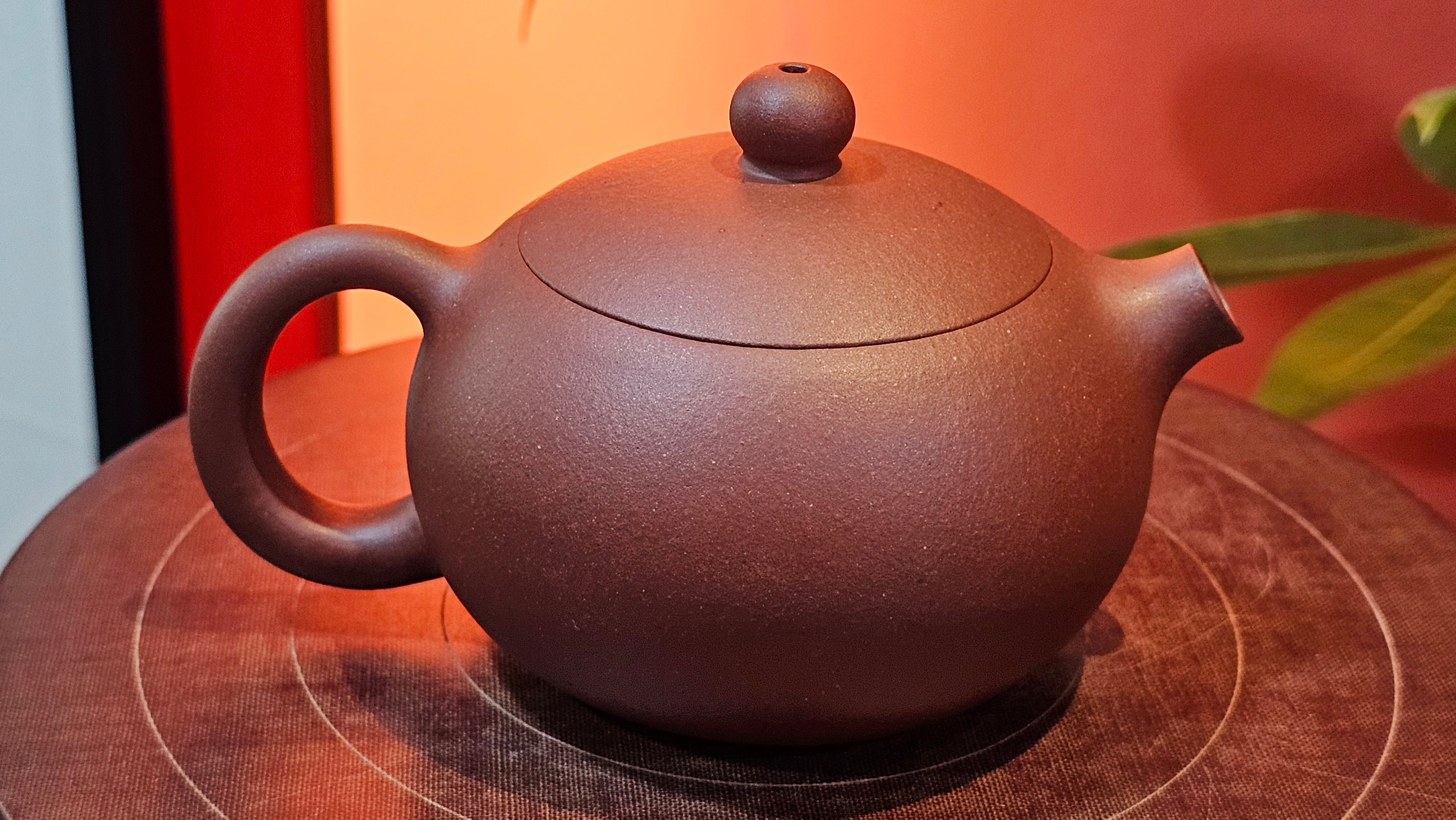 Xi Shi 西施, 144.3ml, Di Cao Qing Zi Ni 底槽青紫泥, by Craftsman Gu Xiao Ming 顾小明 ~ Congratulations to Mr S.K., 1429hrs!17th August 2025, Lymington, U.K.🇬🇧!