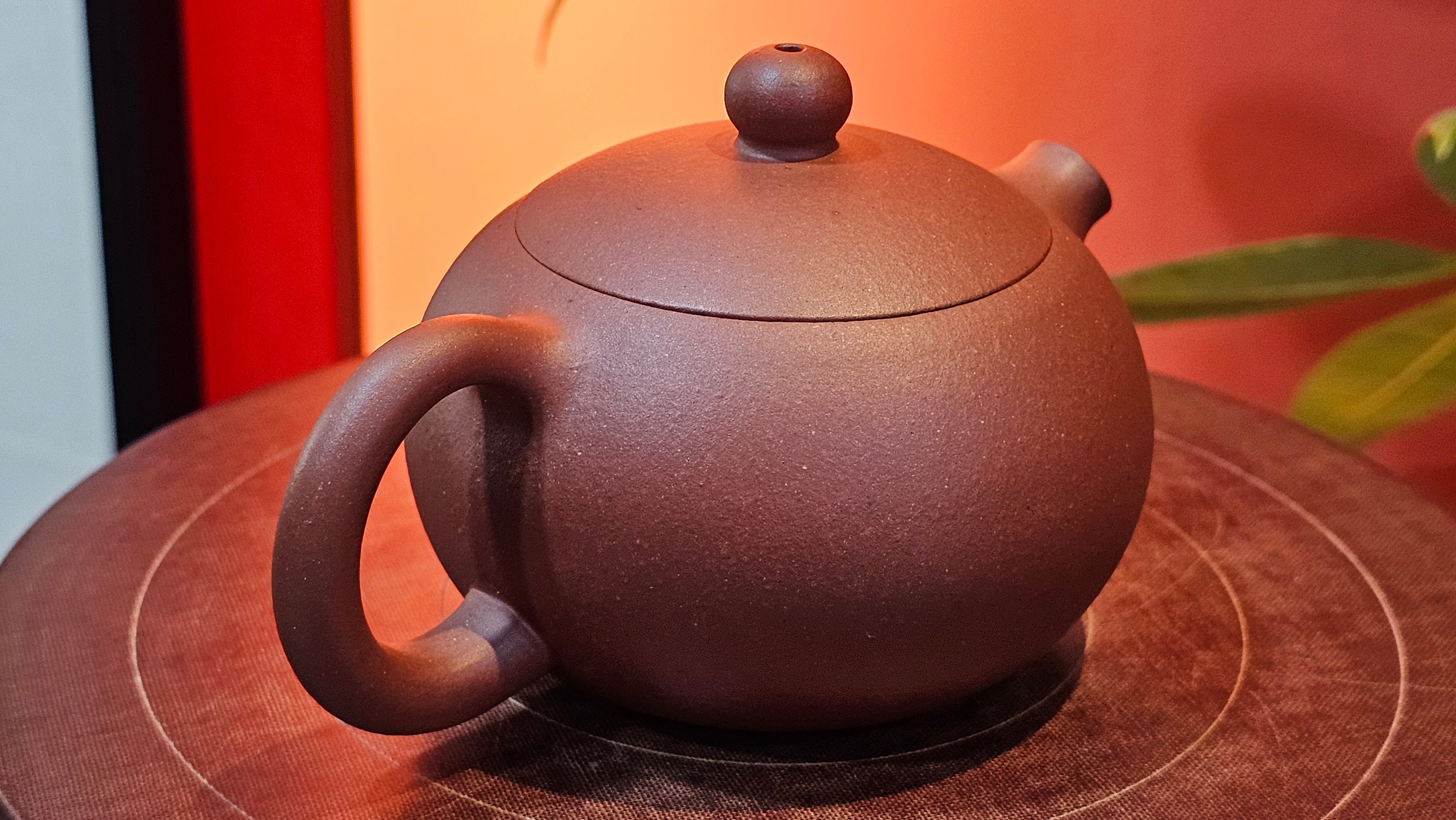 Xi Shi 西施, 144.3ml, Di Cao Qing Zi Ni 底槽青紫泥, by Craftsman Gu Xiao Ming 顾小明 ~ Congratulations to Mr S.K., 1429hrs!17th August 2025, Lymington, U.K.🇬🇧!