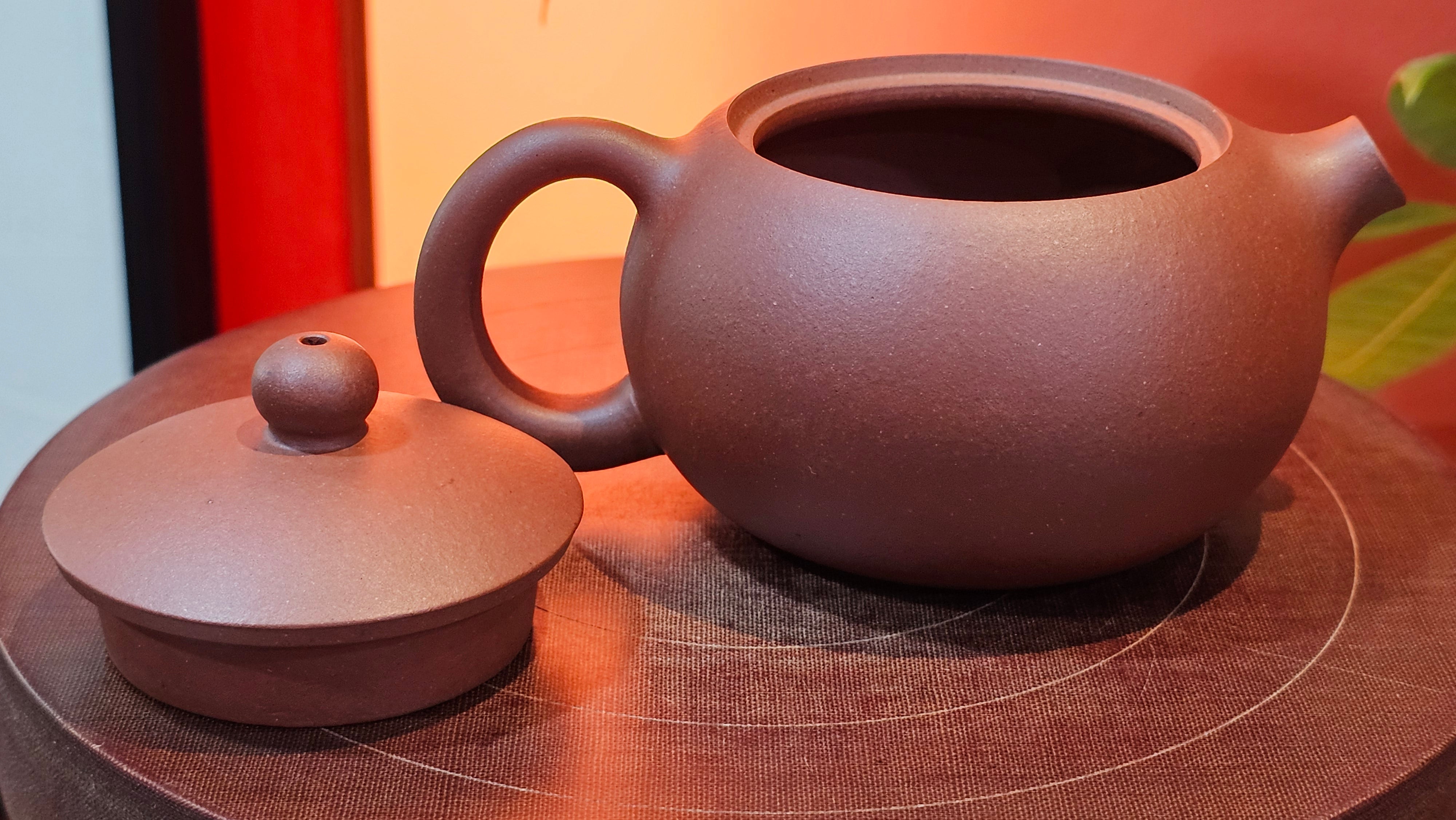 Xi Shi 西施, 144.3ml, Di Cao Qing Zi Ni 底槽青紫泥, by Craftsman Gu Xiao Ming 顾小明 ~ Congratulations to Mr S.K., 1429hrs!17th August 2025, Lymington, U.K.🇬🇧!