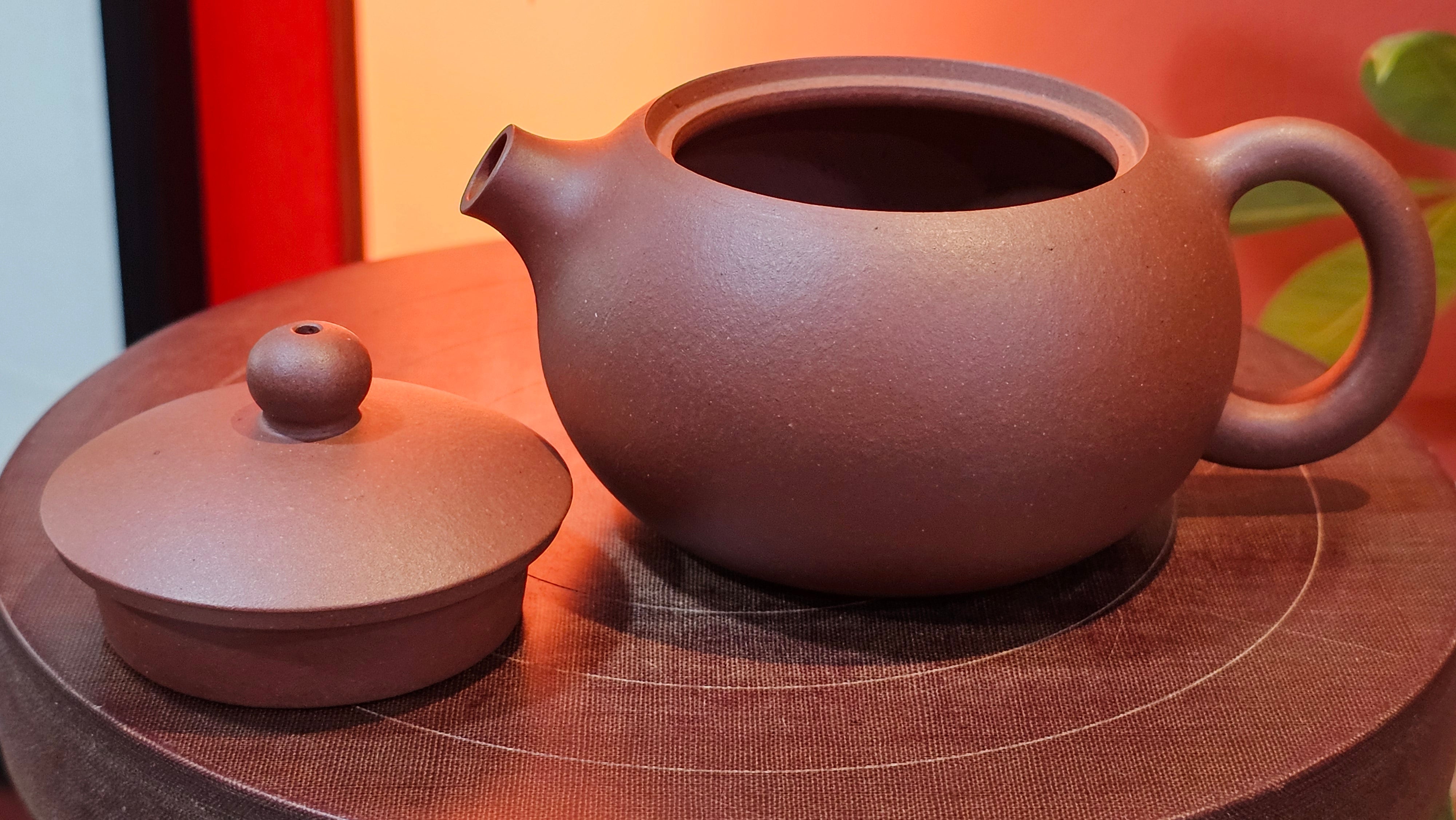 Xi Shi 西施, 144.3ml, Di Cao Qing Zi Ni 底槽青紫泥, by Craftsman Gu Xiao Ming 顾小明 ~ Congratulations to Mr S.K., 1429hrs!17th August 2025, Lymington, U.K.🇬🇧!