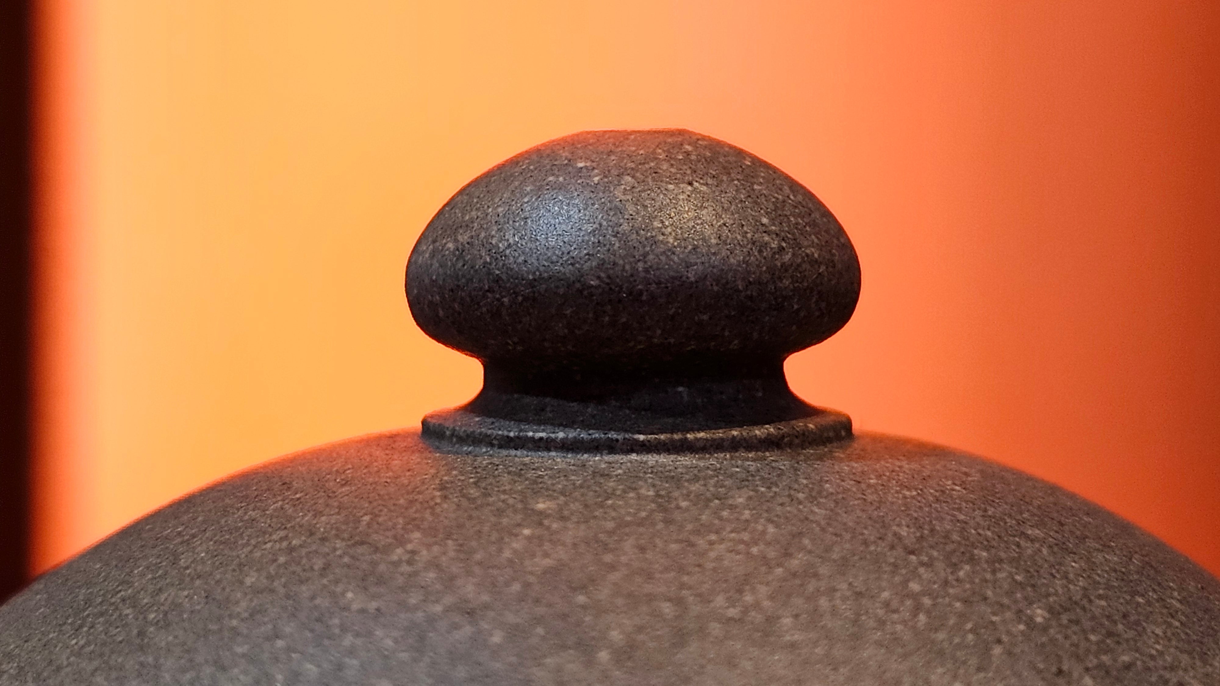 Ban Yue Hu《半月壶》~ "Half Moon Pot", 141.8ml, Qing Hui Duan 青灰段泥, by our Craftsman Zhang Huan 张欢, "Qing Gong Tu" 清供图 Engraving by Craftsman Nan Shan Lao Ren 南山老人 ~ Congratulations to!Mr T.A.! 2112hrs 12th August 2025, Samorin! Slovakia🇸🇰.