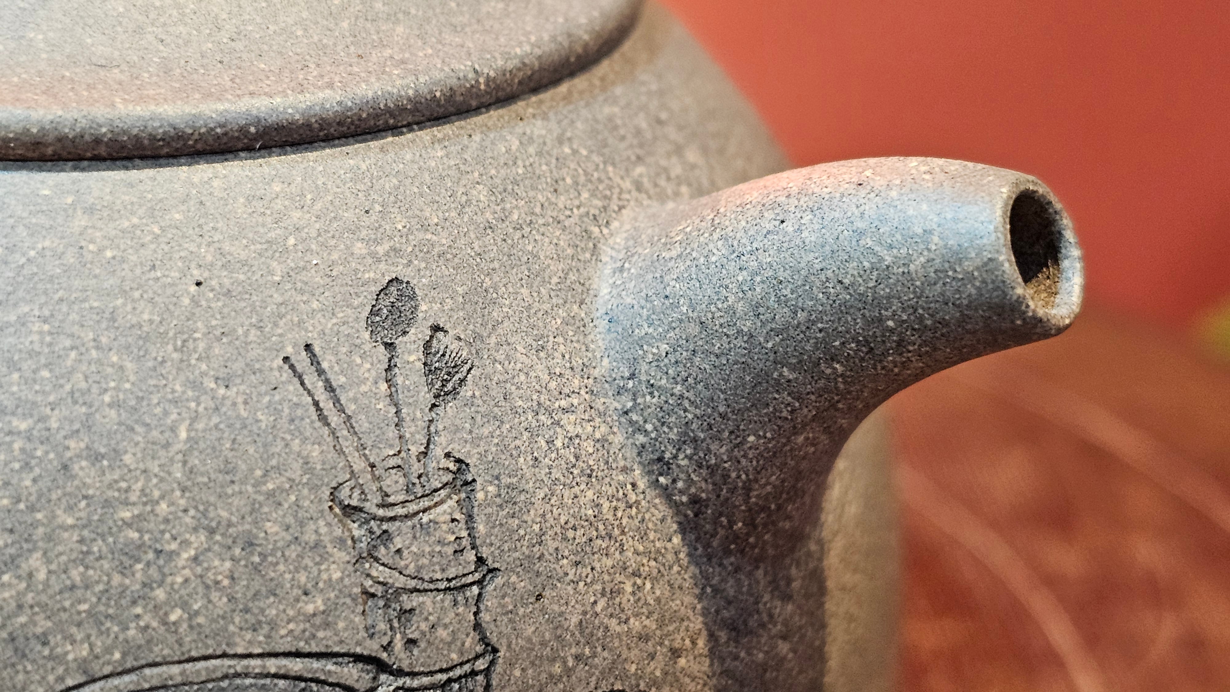 Ban Yue Hu《半月壶》~ "Half Moon Pot", 141.8ml, Qing Hui Duan 青灰段泥, by our Craftsman Zhang Huan 张欢, "Qing Gong Tu" 清供图 Engraving by Craftsman Nan Shan Lao Ren 南山老人 ~ Congratulations to!Mr T.A.! 2112hrs 12th August 2025, Samorin! Slovakia🇸🇰.