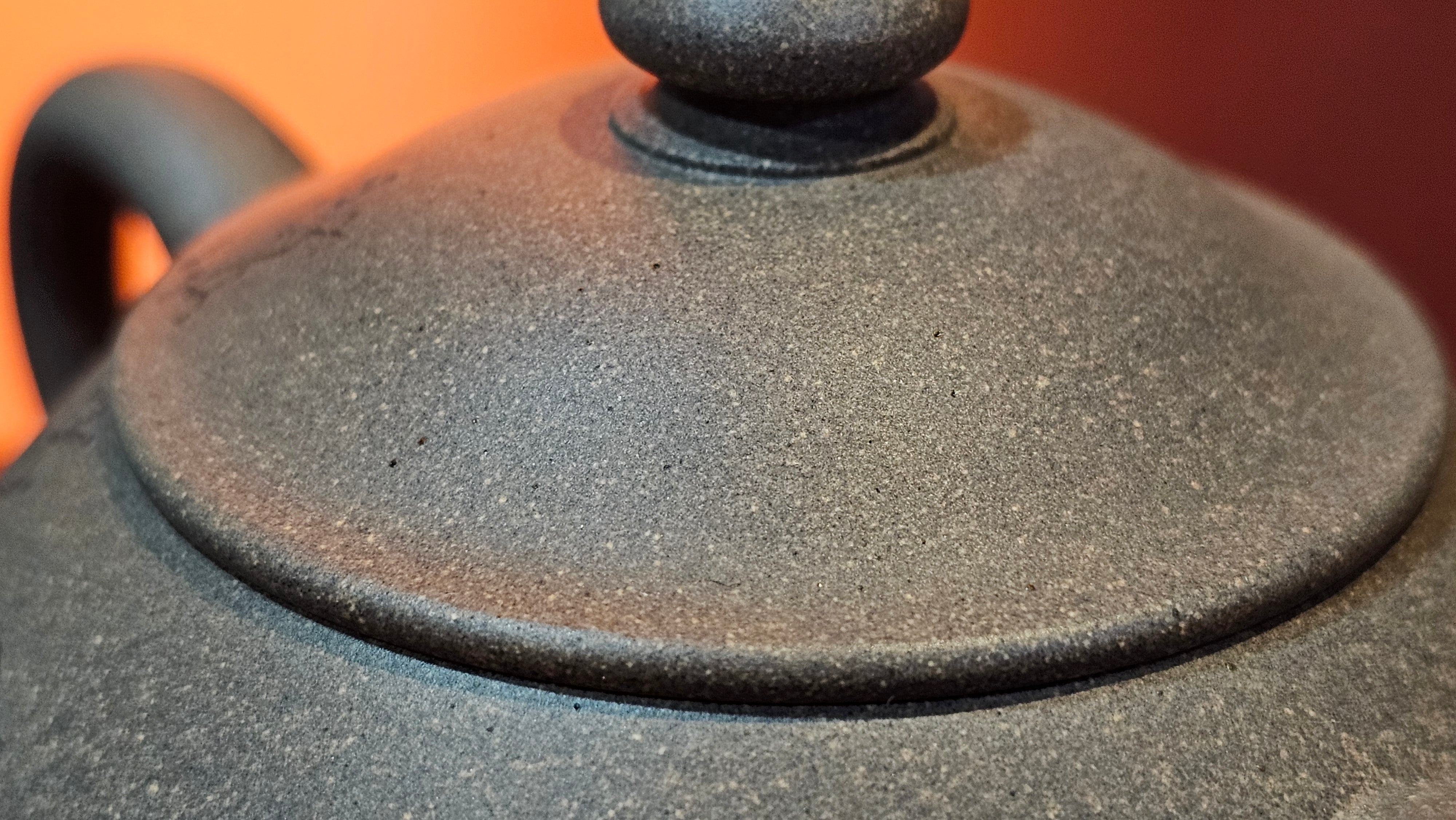 Ban Yue Hu《半月壶》~ "Half Moon Pot", 141.8ml, Qing Hui Duan 青灰段泥, by our Craftsman Zhang Huan 张欢, "Qing Gong Tu" 清供图 Engraving by Craftsman Nan Shan Lao Ren 南山老人 ~ Congratulations to!Mr T.A.! 2112hrs 12th August 2025, Samorin! Slovakia🇸🇰.