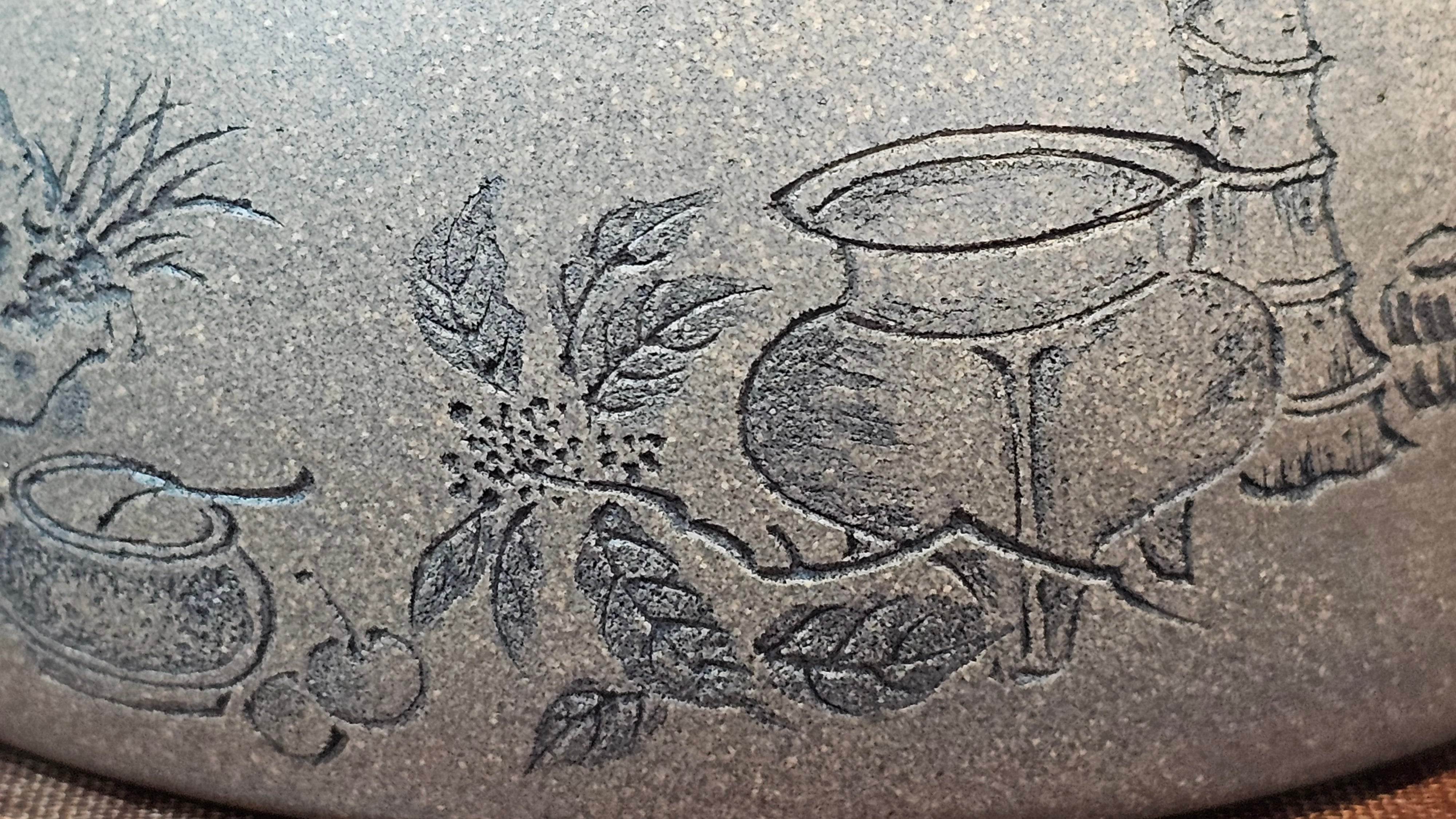 Ban Yue Hu《半月壶》~ "Half Moon Pot", 141.8ml, Qing Hui Duan 青灰段泥, by our Craftsman Zhang Huan 张欢, "Qing Gong Tu" 清供图 Engraving by Craftsman Nan Shan Lao Ren 南山老人 ~ Congratulations to!Mr T.A.! 2112hrs 12th August 2025, Samorin! Slovakia🇸🇰.