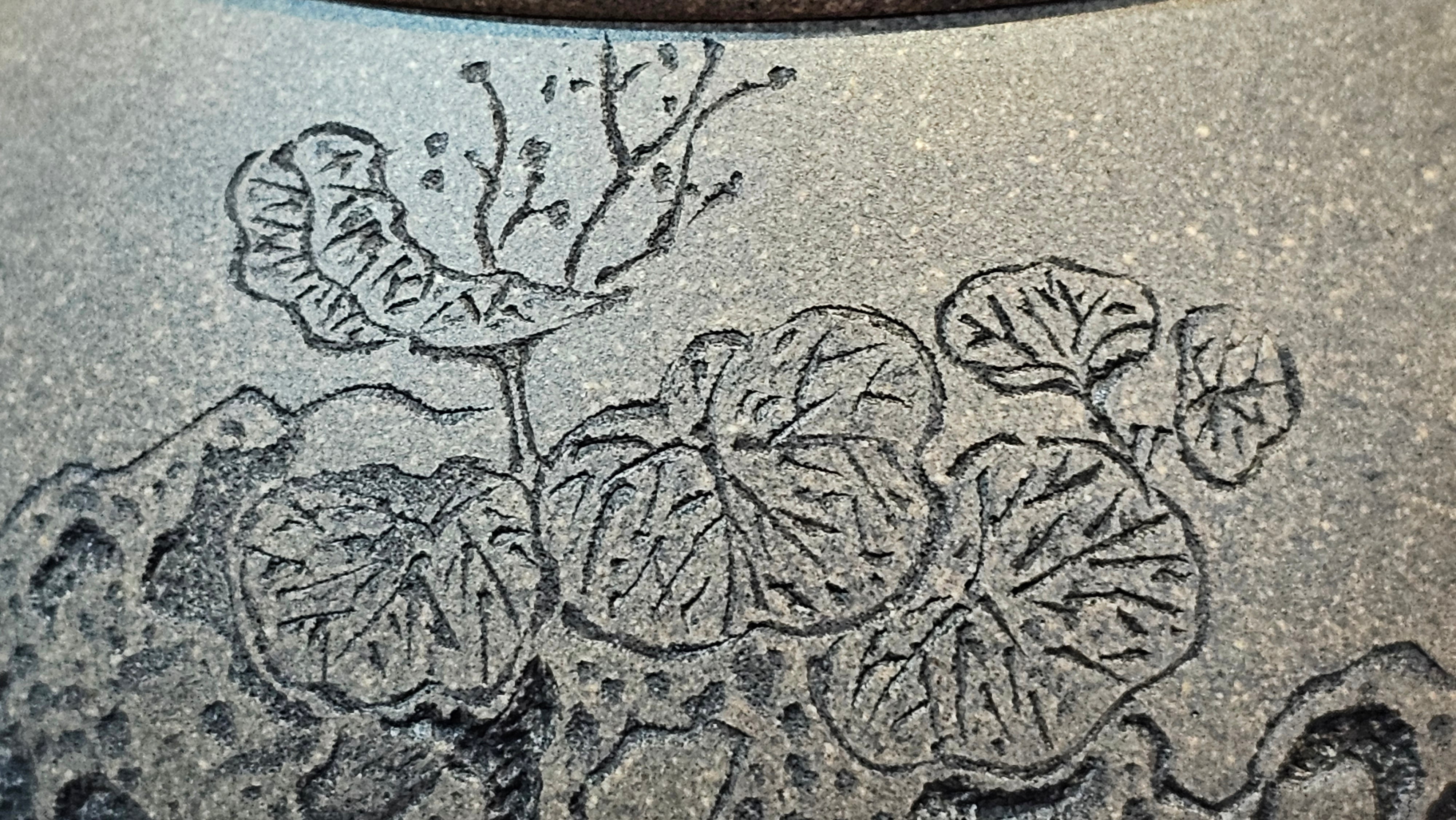 Ban Yue Hu《半月壶》~ "Half Moon Pot", 141.8ml, Qing Hui Duan 青灰段泥, by our Craftsman Zhang Huan 张欢, "Qing Gong Tu" 清供图 Engraving by Craftsman Nan Shan Lao Ren 南山老人 ~ Congratulations to!Mr T.A.! 2112hrs 12th August 2025, Samorin! Slovakia🇸🇰.