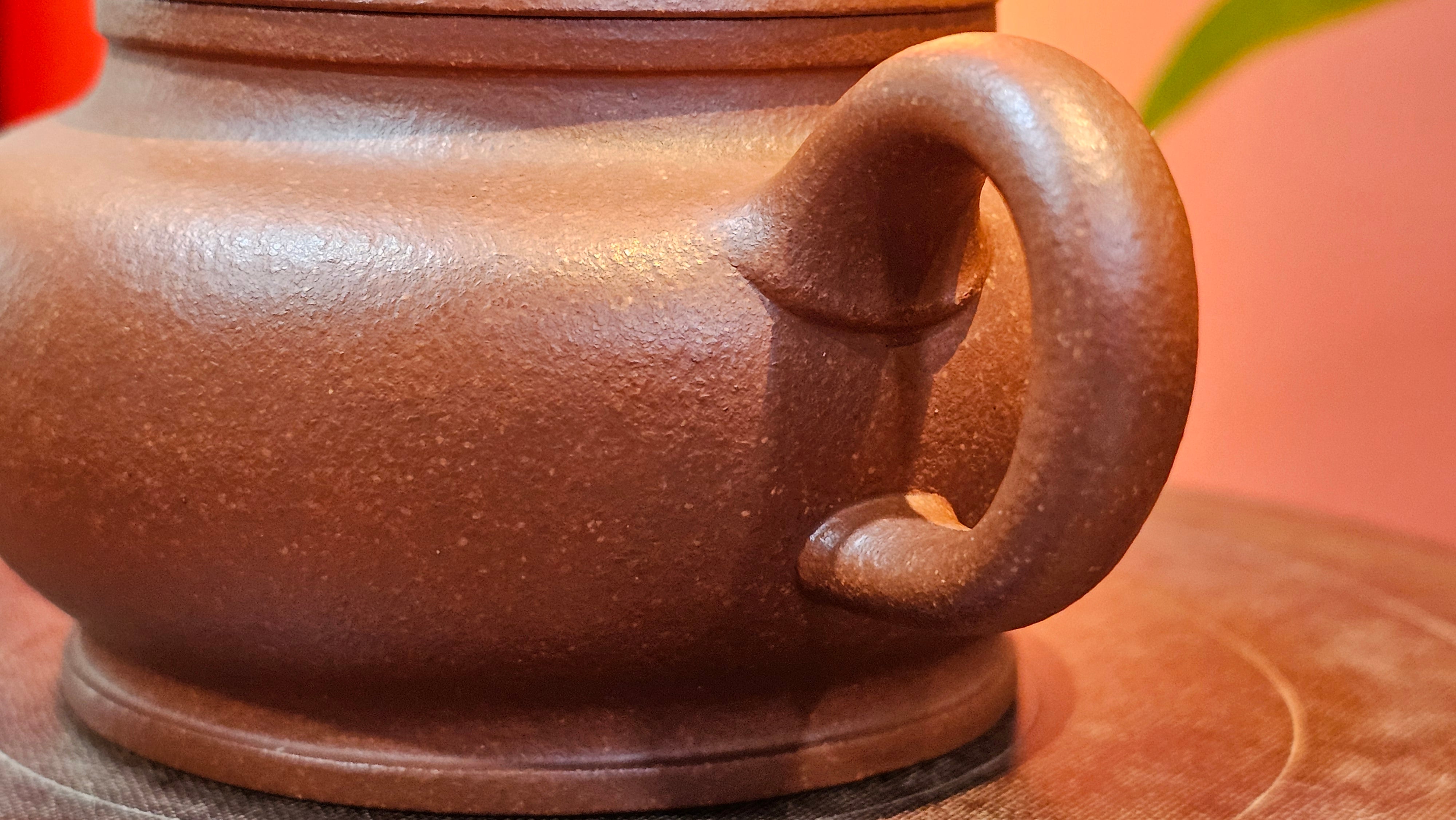 Song Jin Hu《颂金壶》, 151.5ml, Hong Jiang Po Ni 红降坡泥, by Craftsman Chen Gui Zhi 陈桂枝。(Red JiangPoNi rarer than Yellow JiangPoNi, XiaoMeiYao & ZhaoZhuang ZhuNi) ~ Congratulations to!Tea Sommr A.M., 1238hrs 16th August 2025, Padua, Italy🇮🇹!