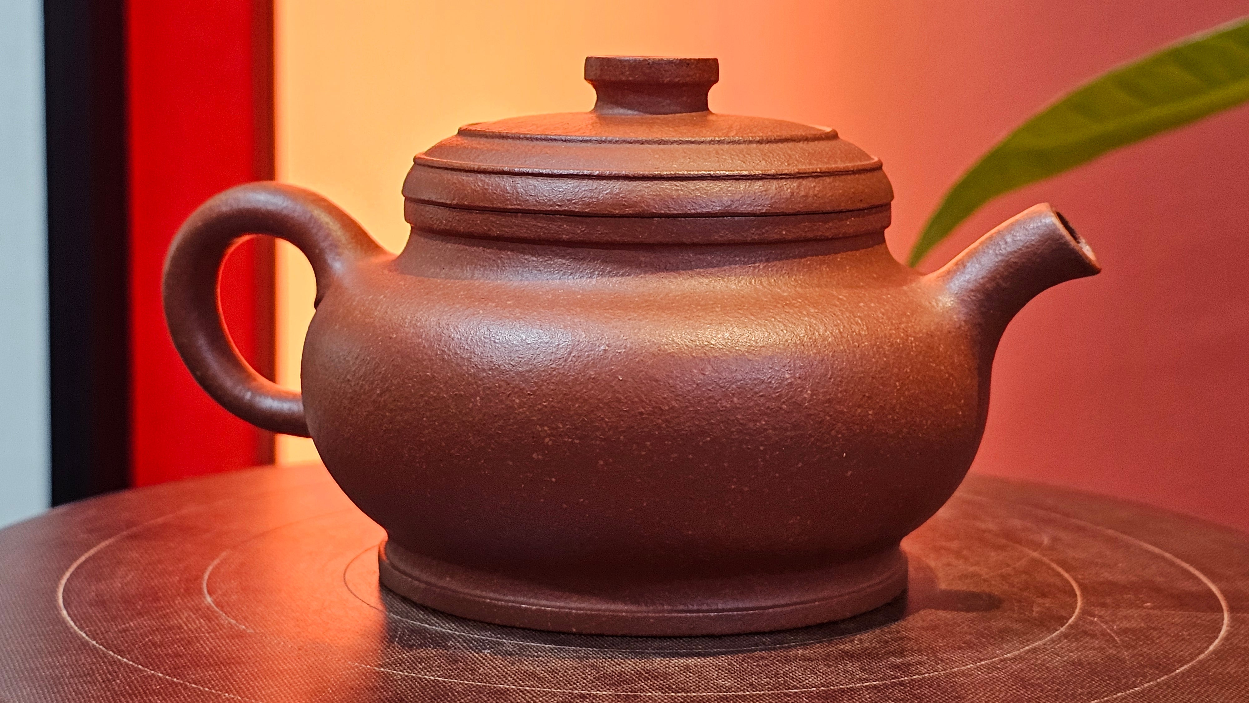 Song Jin Hu《颂金壶》, 151.5ml, Hong Jiang Po Ni 红降坡泥, by Craftsman Chen Gui Zhi 陈桂枝。(Red JiangPoNi rarer than Yellow JiangPoNi, XiaoMeiYao & ZhaoZhuang ZhuNi) ~ Congratulations to!Tea Sommr A.M., 1238hrs 16th August 2025, Padua, Italy🇮🇹!